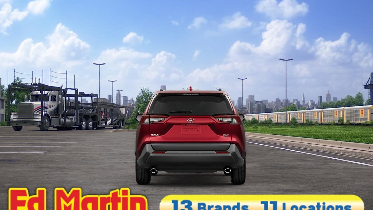 2025 Toyota RAV4 XLE