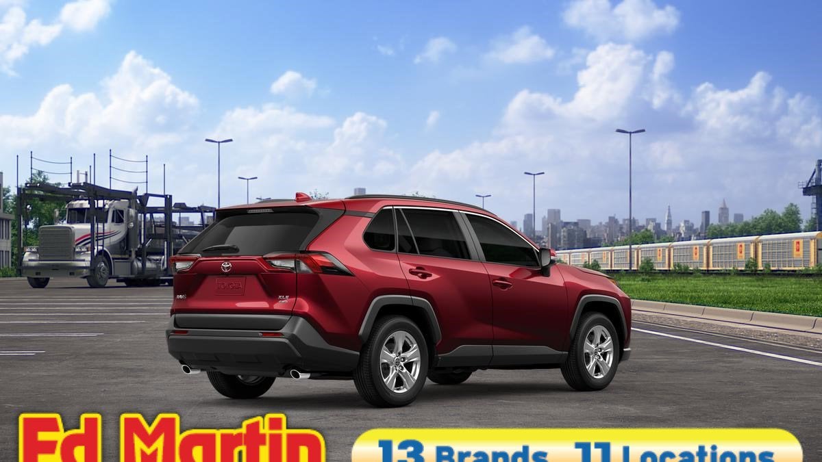 2025 Toyota RAV4 XLE