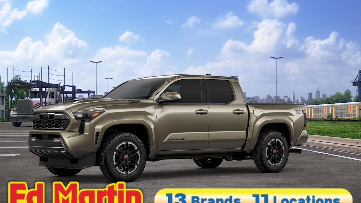 2026 Toyota Tacoma i-FORCE MAX TRD Sport Hybrid