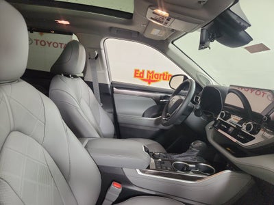 2026 Toyota Highlander Platinum