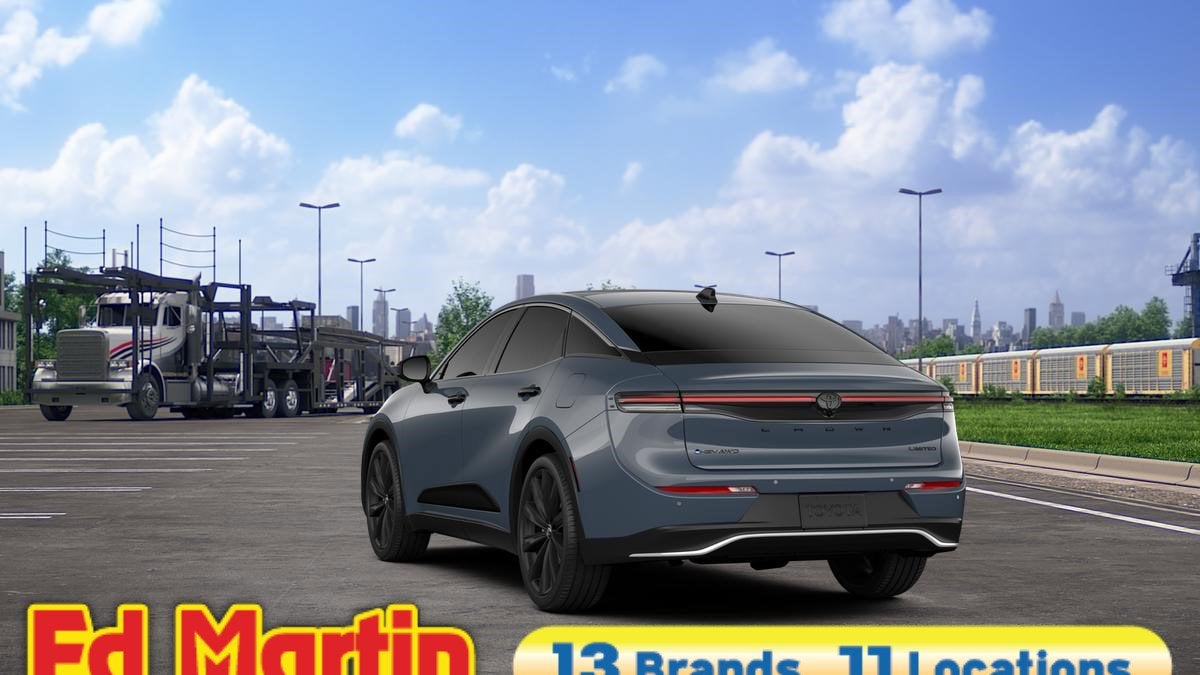 2026 Toyota Toyota Crown Nightshade