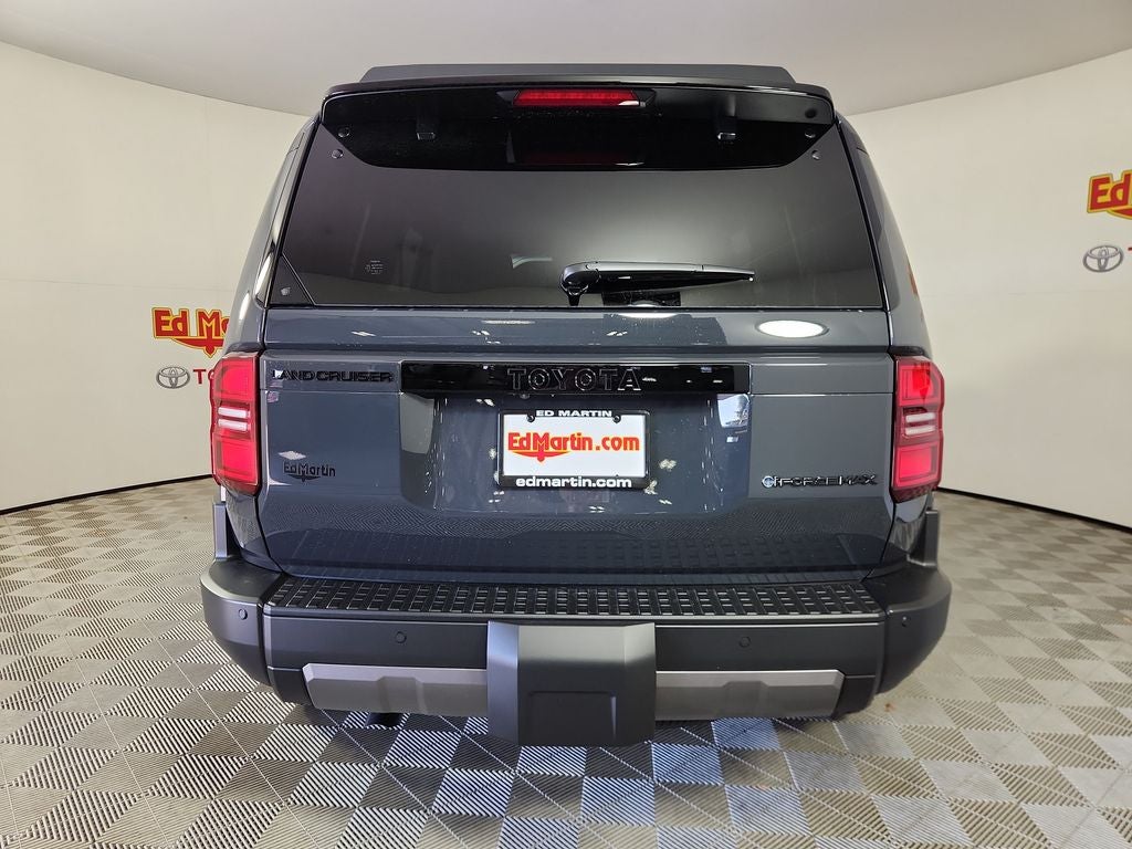 2027 Toyota Land Cruiser Base