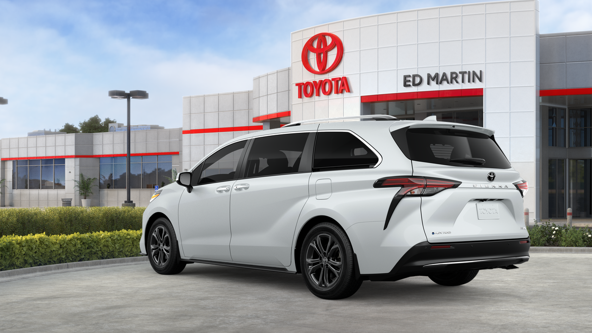 2026 Toyota Sienna Platinum