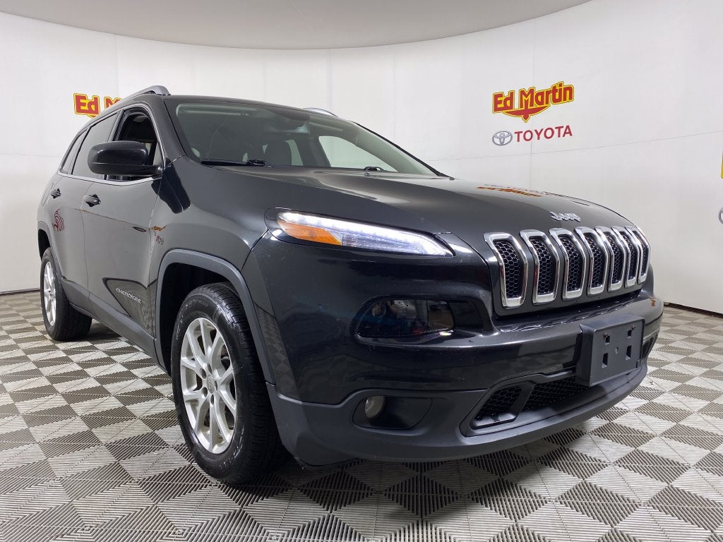 Used 2016 Jeep Cherokee Latitude with VIN 1C4PJLCB9GW143823 for sale in Noblesville, IN