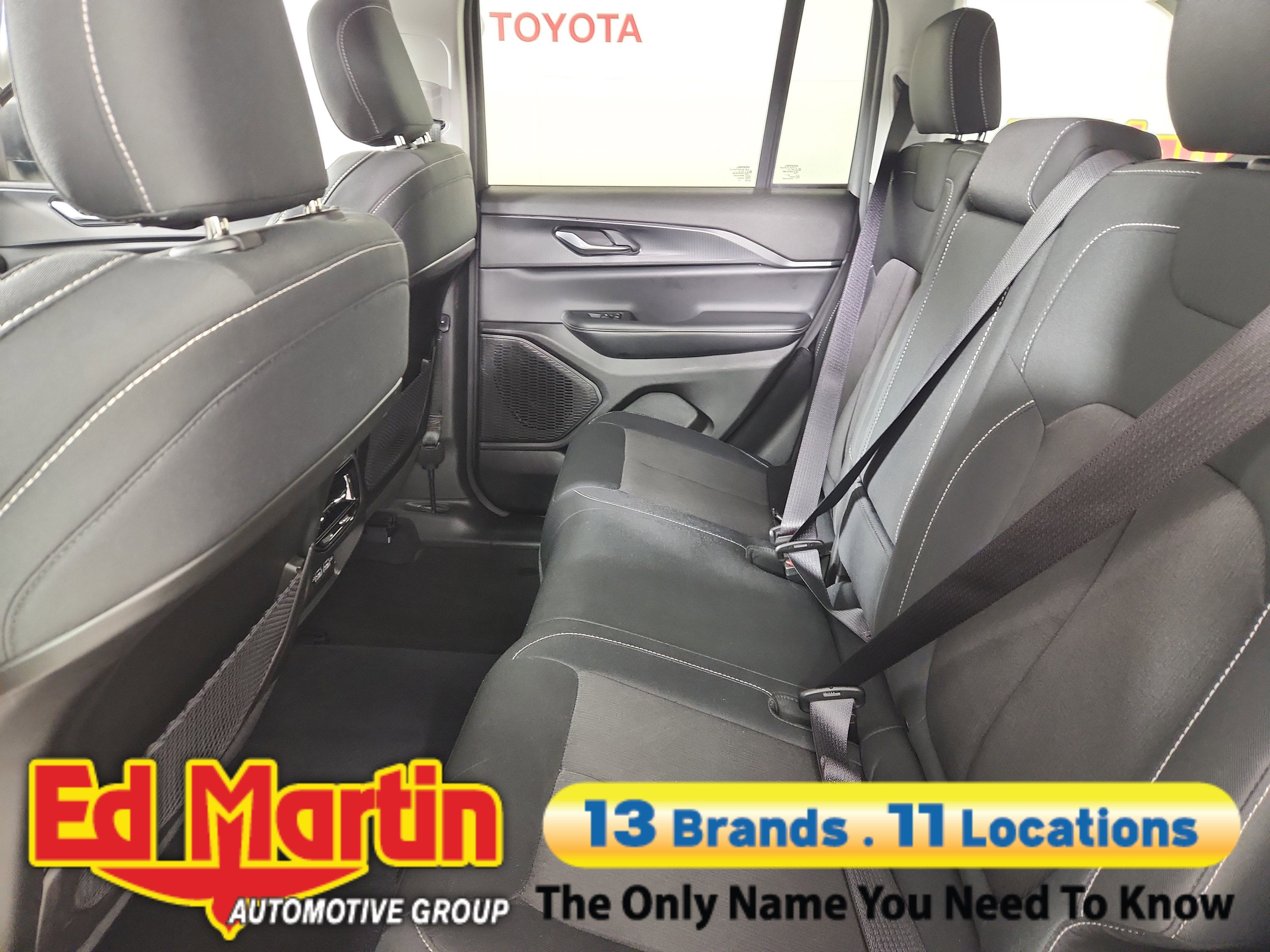 2023 Jeep Grand Cherokee Laredo