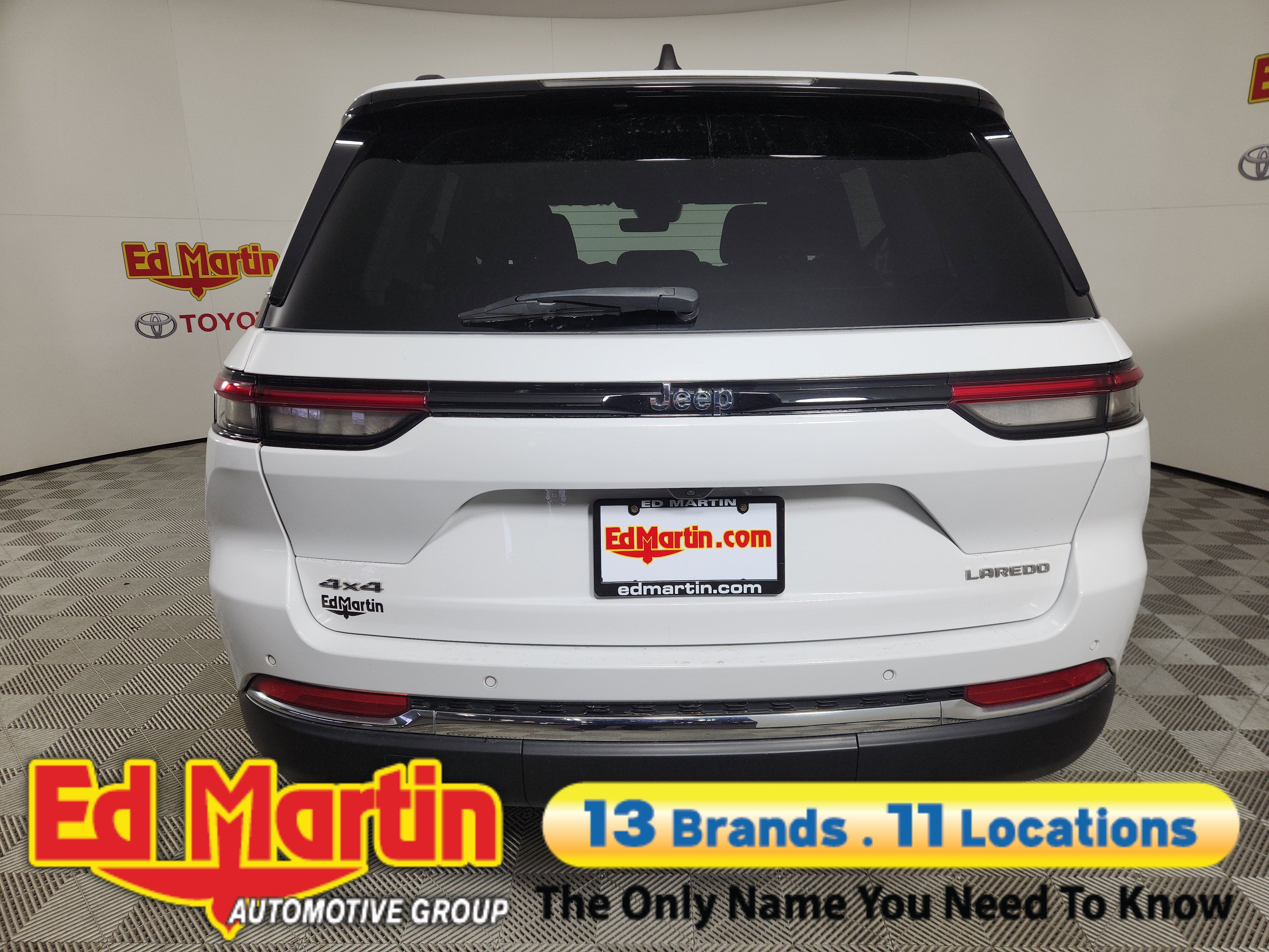 2023 Jeep Grand Cherokee Laredo