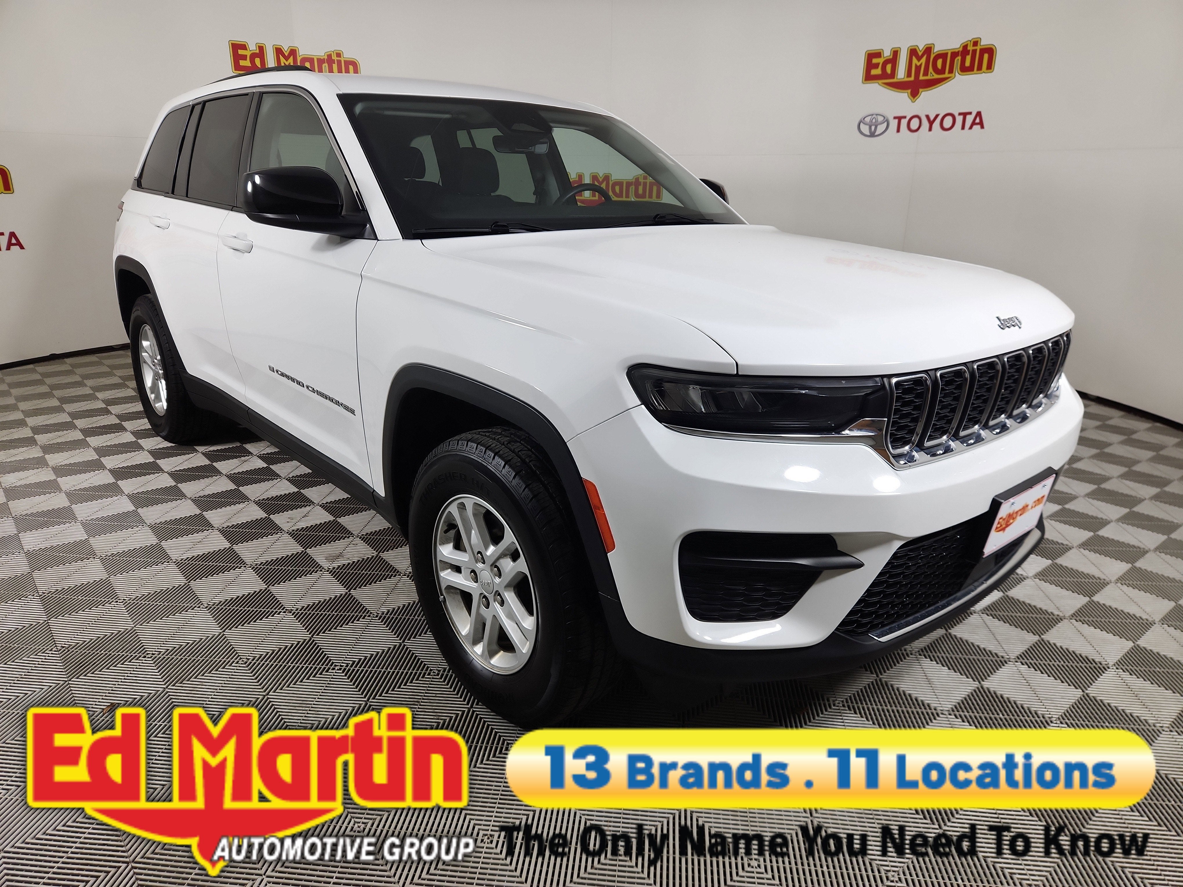 2023 Jeep Grand Cherokee Laredo