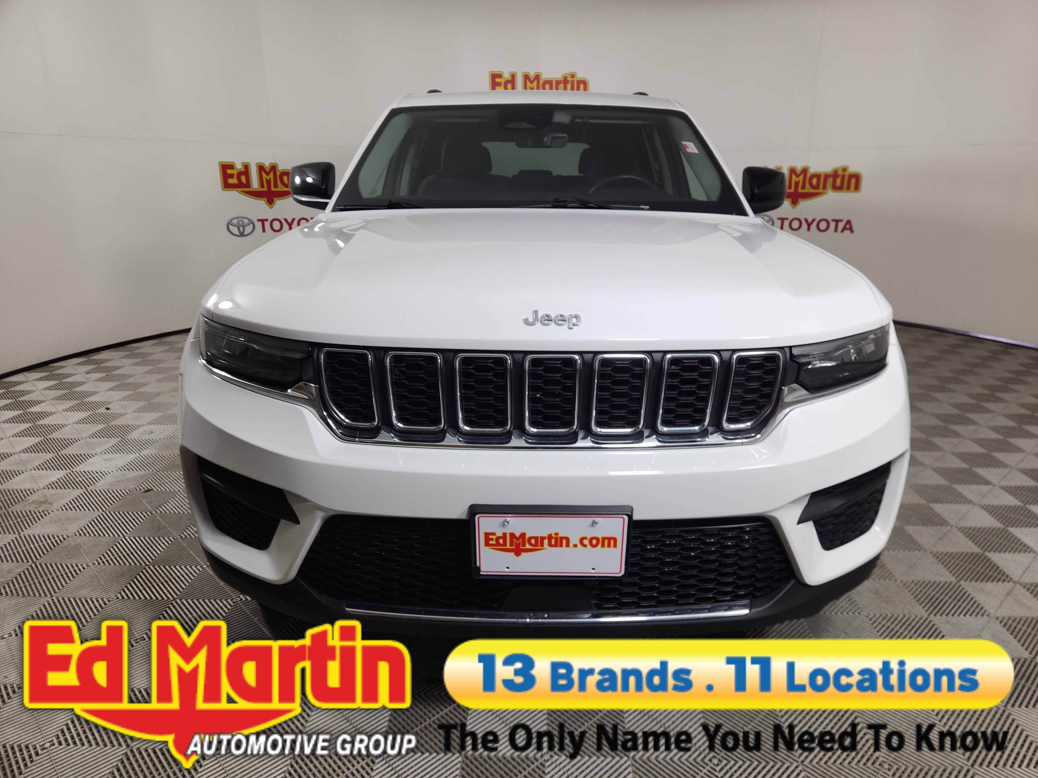 2023 Jeep Grand Cherokee Laredo