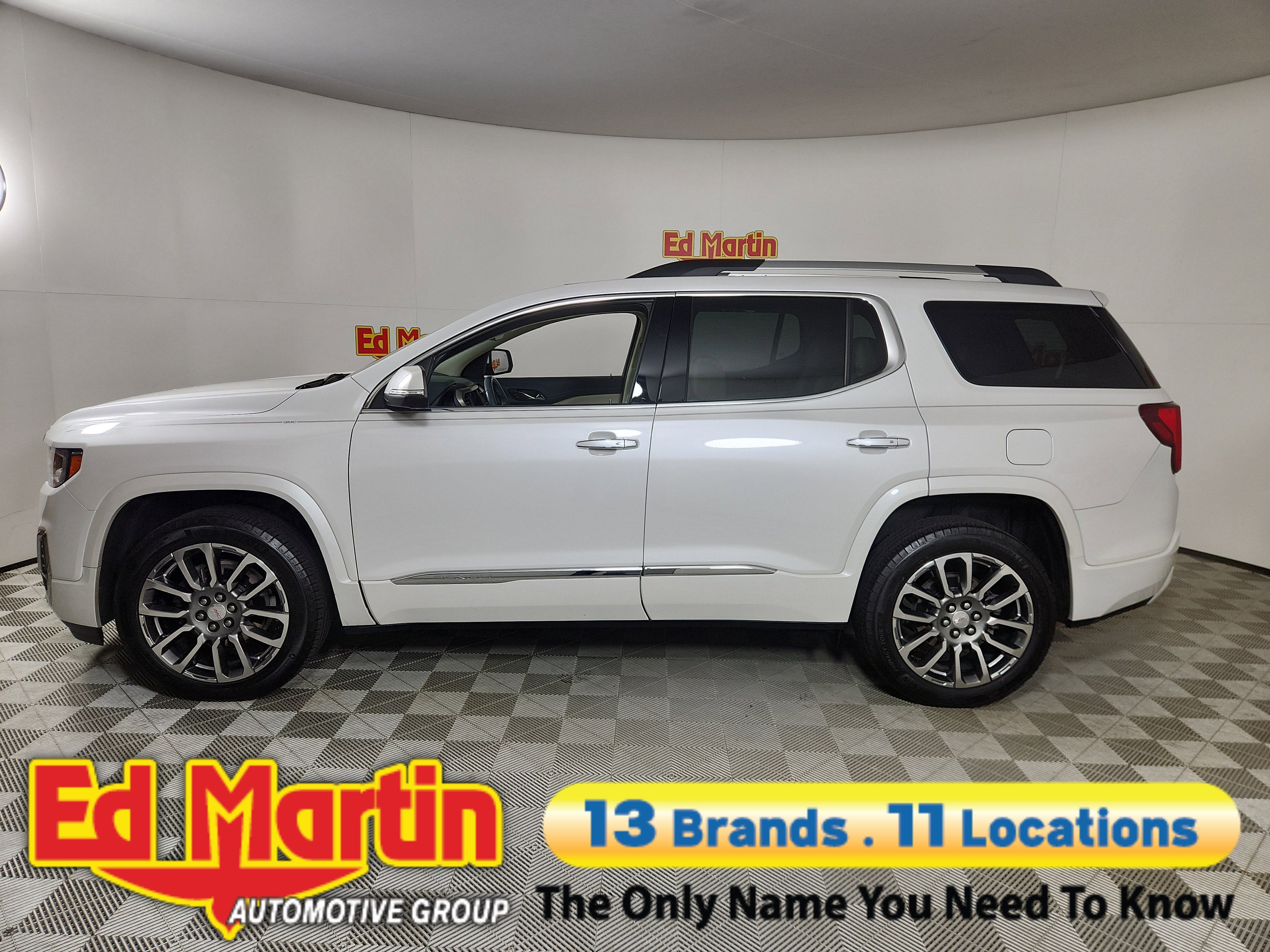 2023 GMC Acadia Denali