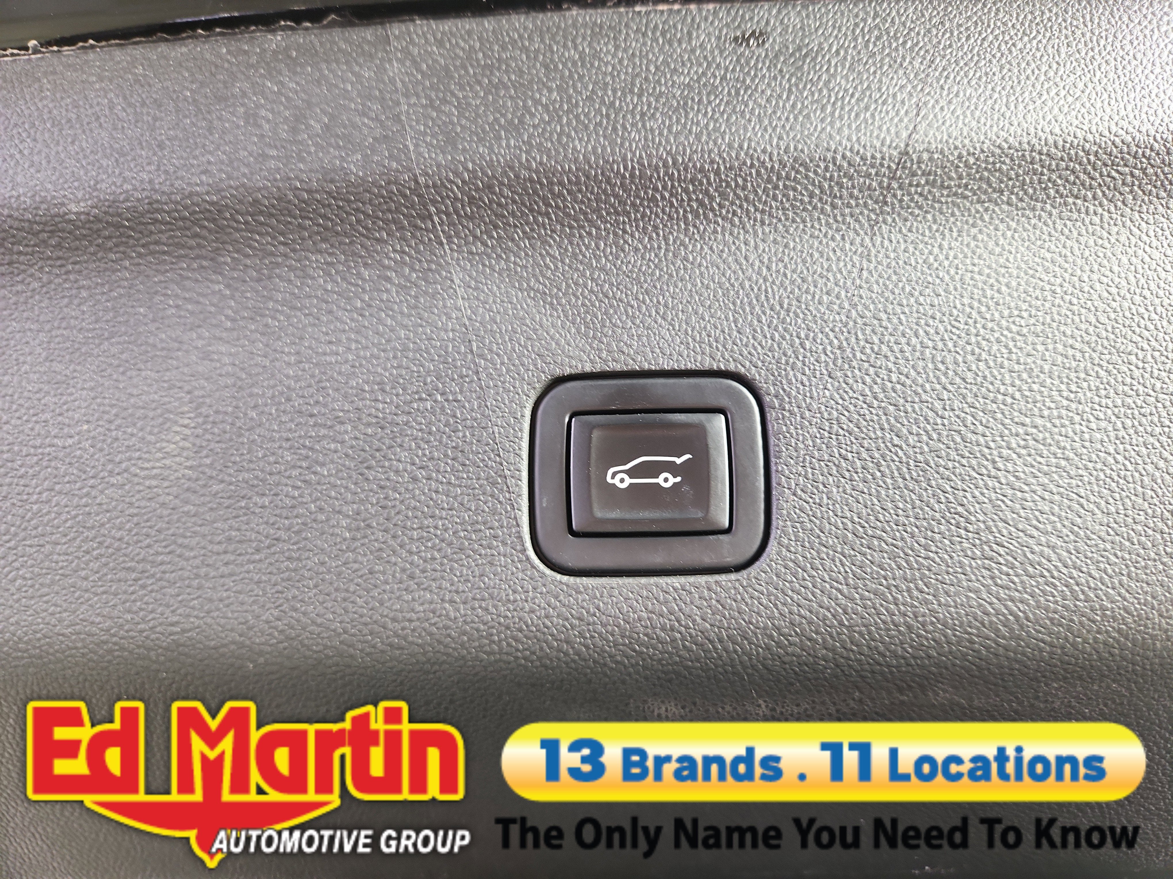 2022 GMC Yukon Denali - Photo 24