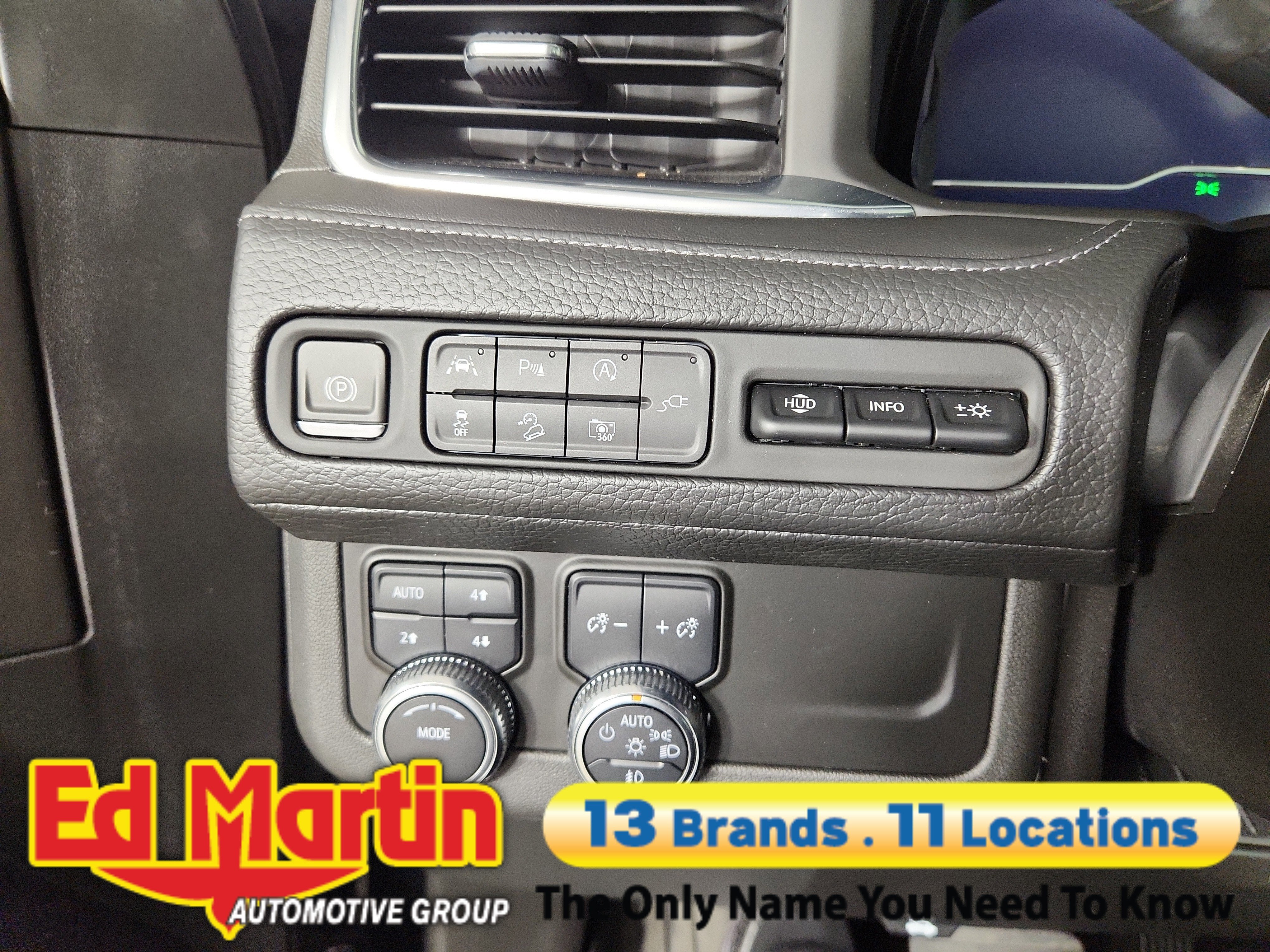 2022 GMC Yukon Denali - Photo 29