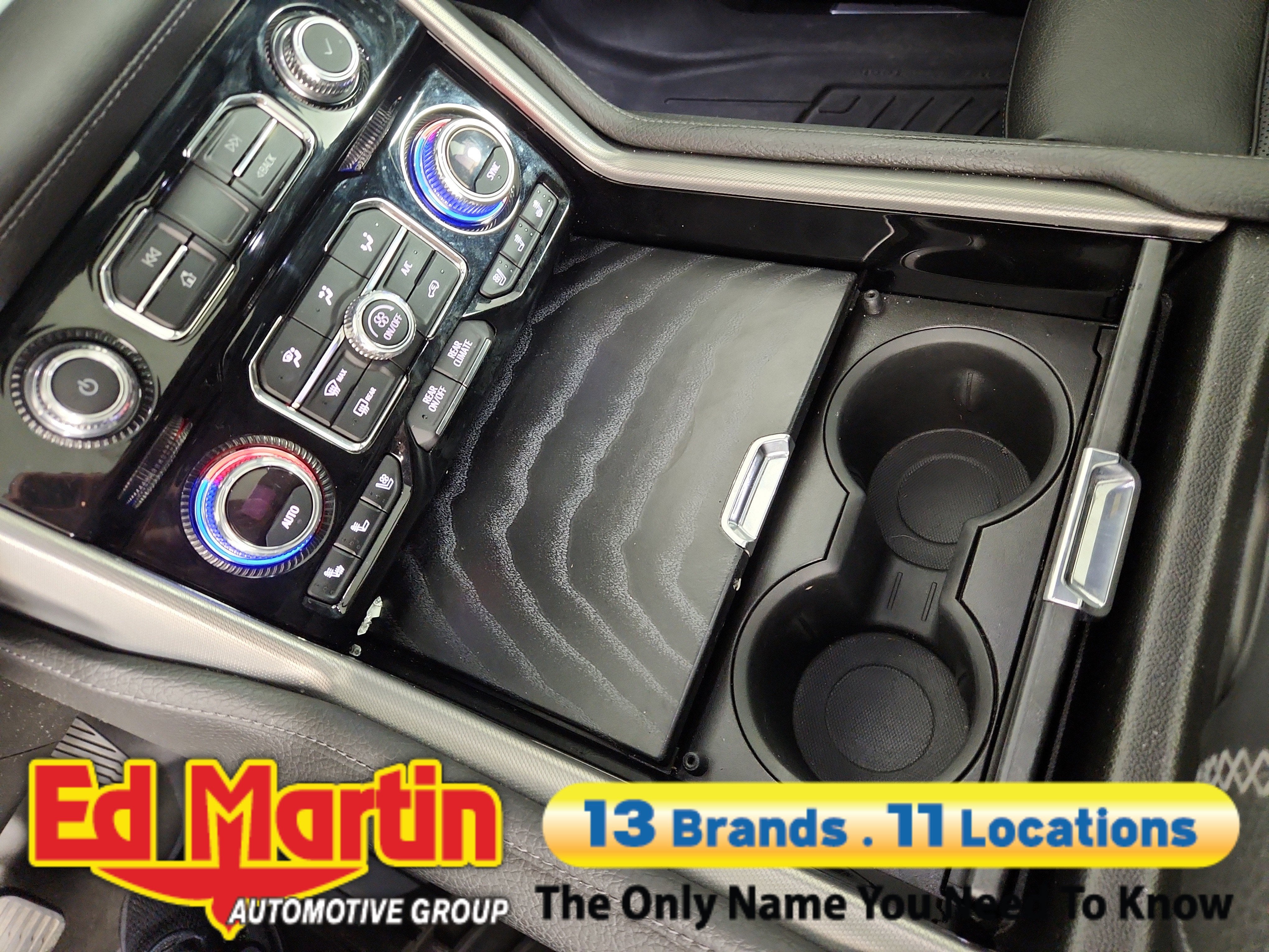 2022 GMC Yukon Denali - Photo 30