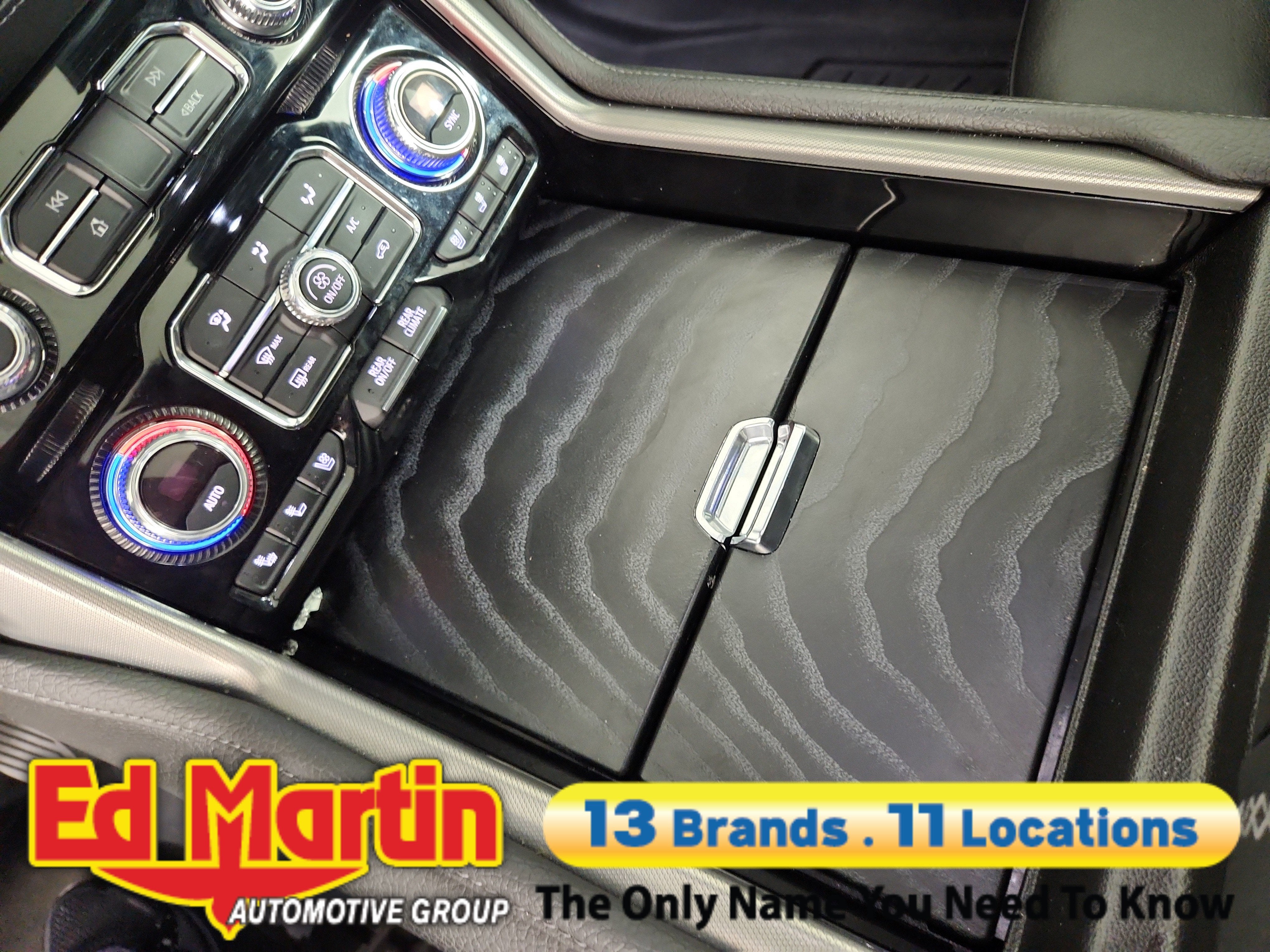 2022 GMC Yukon Denali - Photo 31