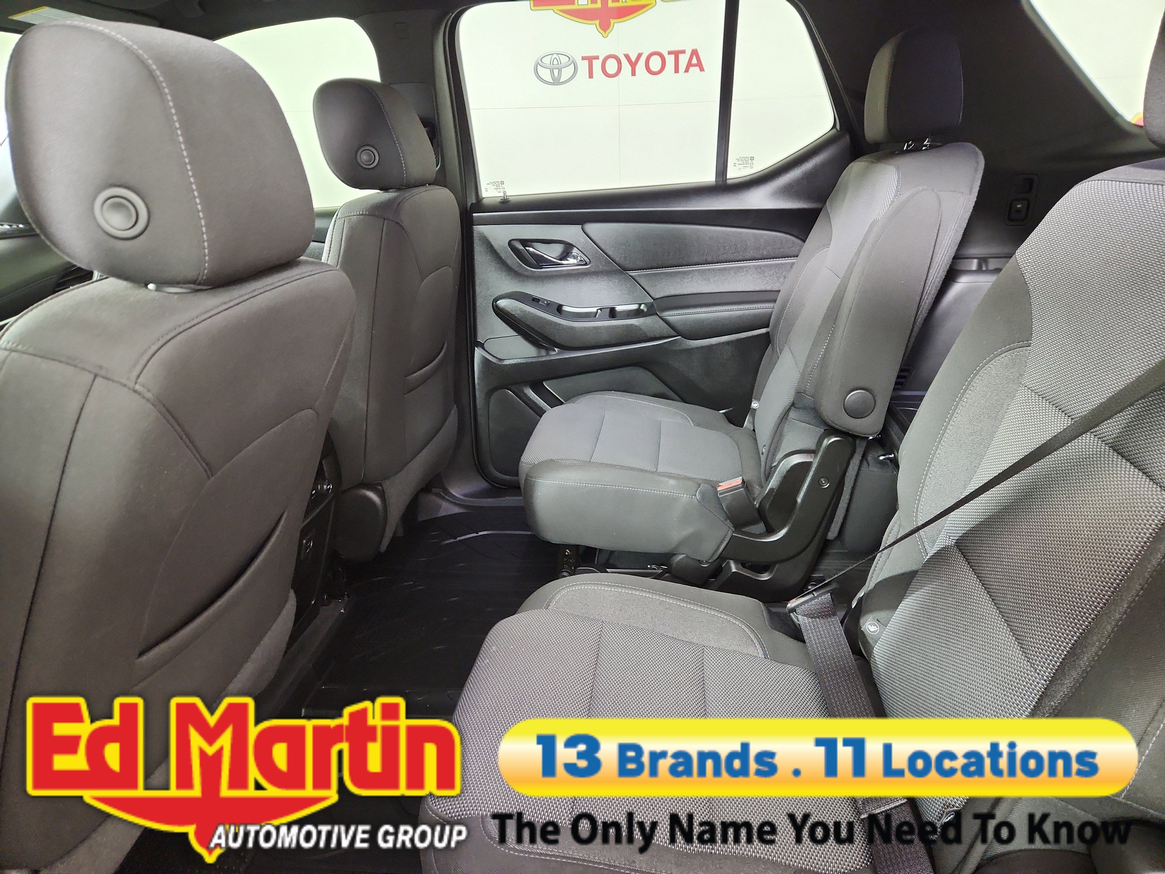 2023 Chevrolet Traverse LT Cloth