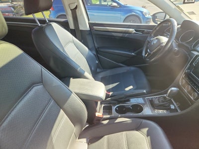 2018 Volkswagen Passat 2.0T SE
