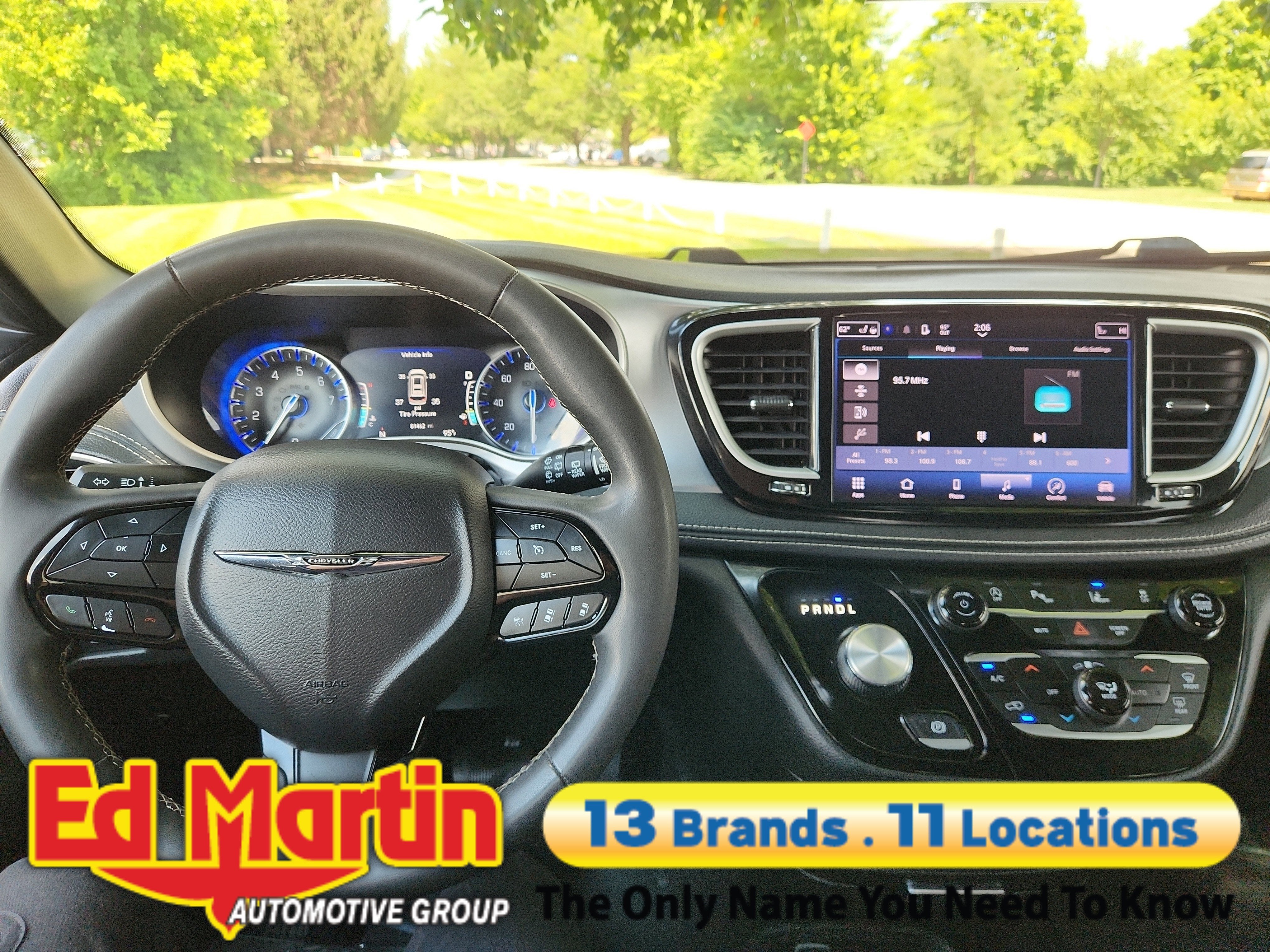 2023 Chrysler Pacifica Touring