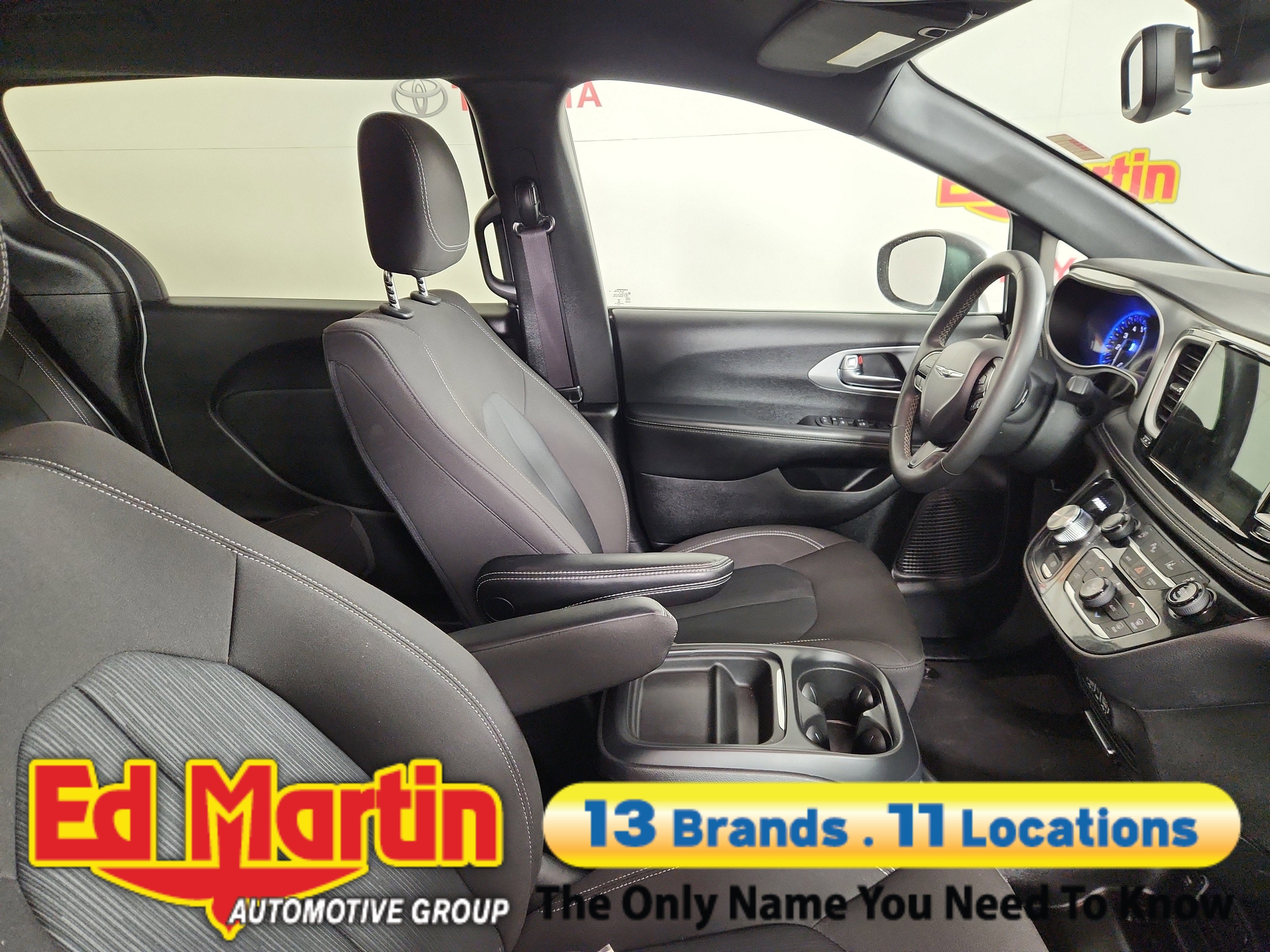 2023 Chrysler Pacifica Touring