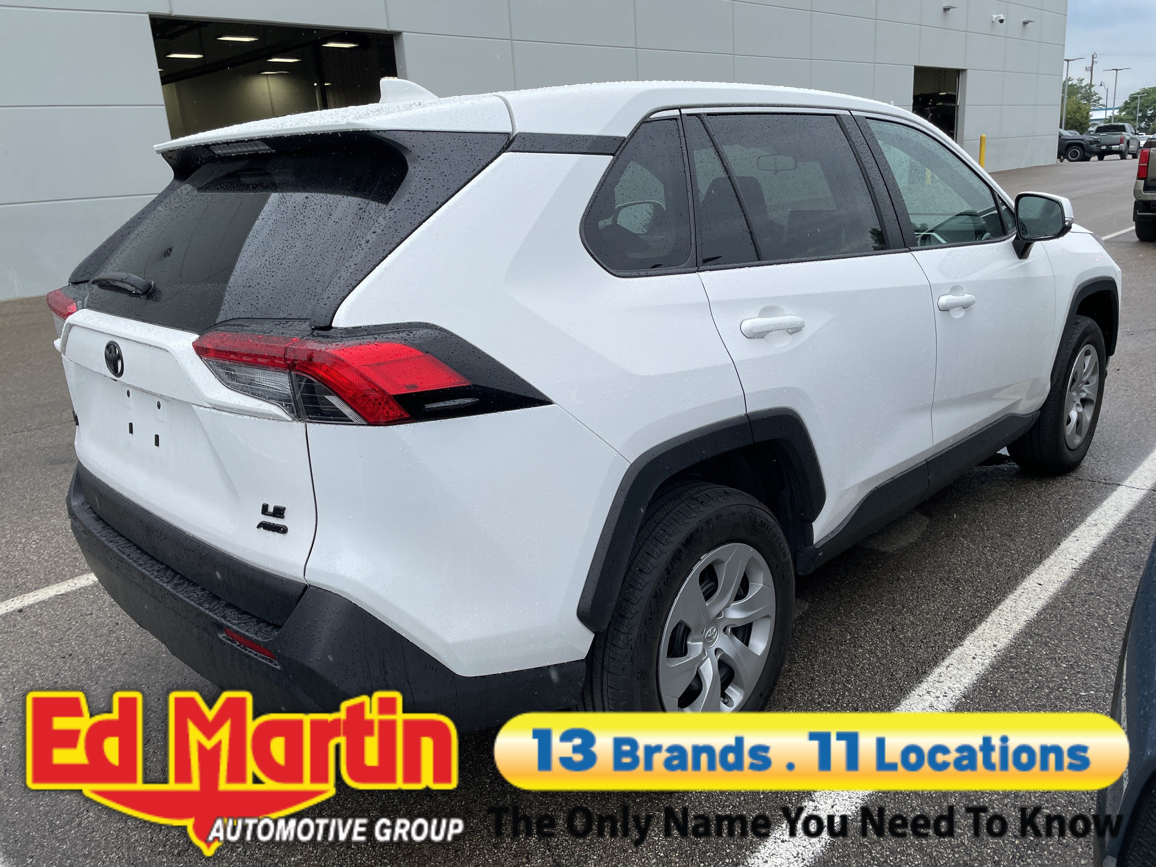 2023 Toyota RAV4 LE