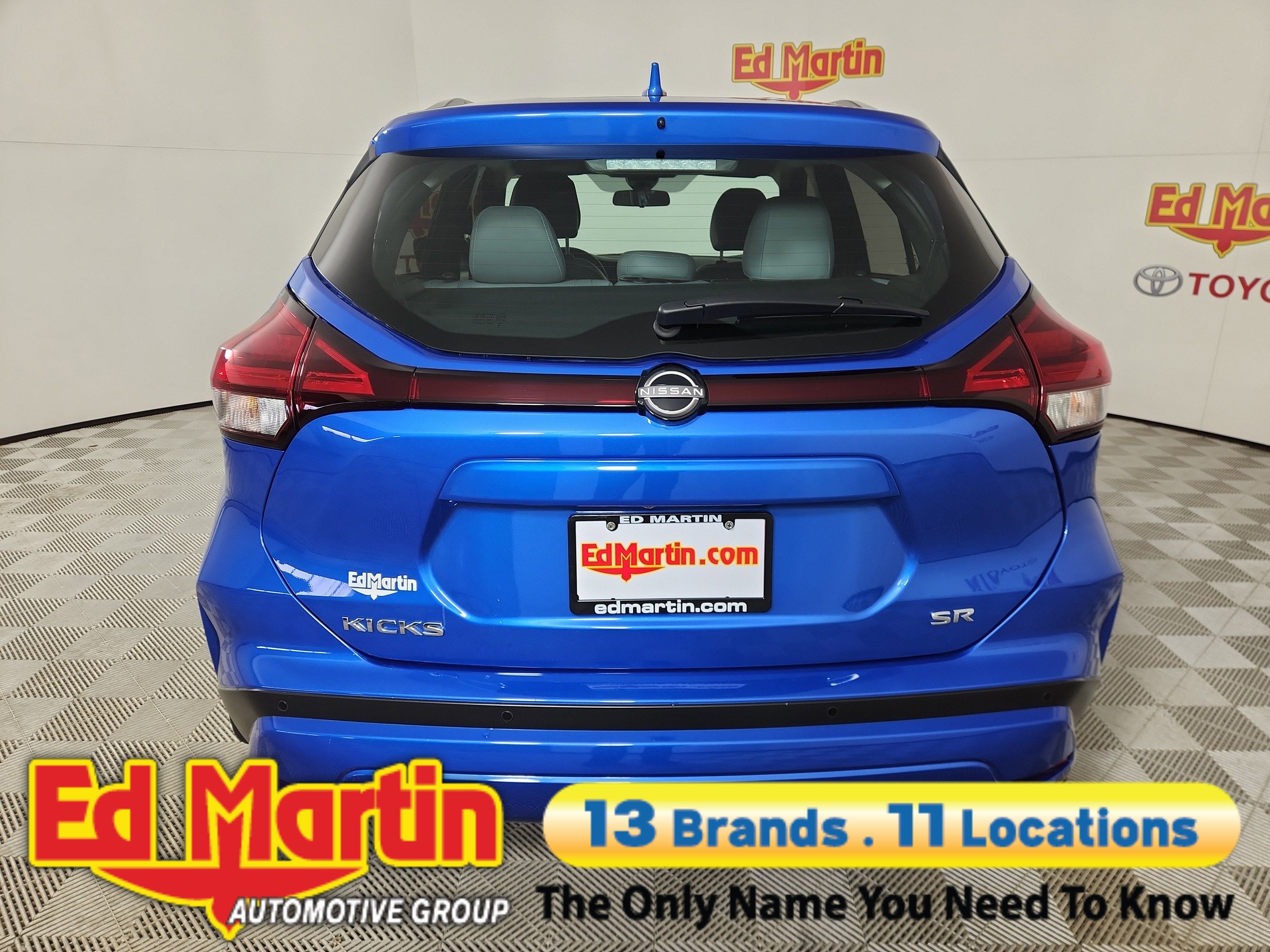 2023 Nissan Kicks SR