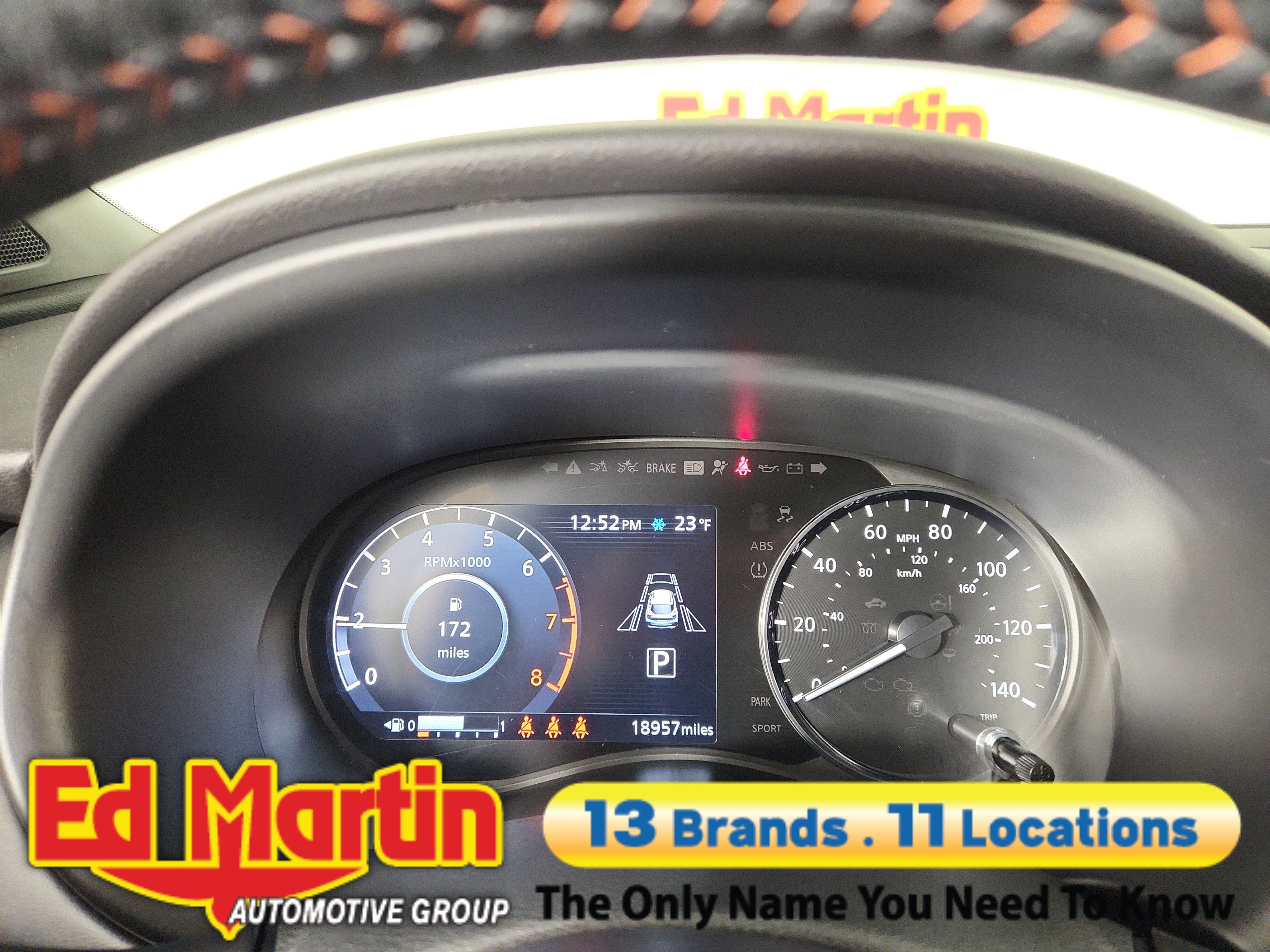 2023 Nissan Kicks SR