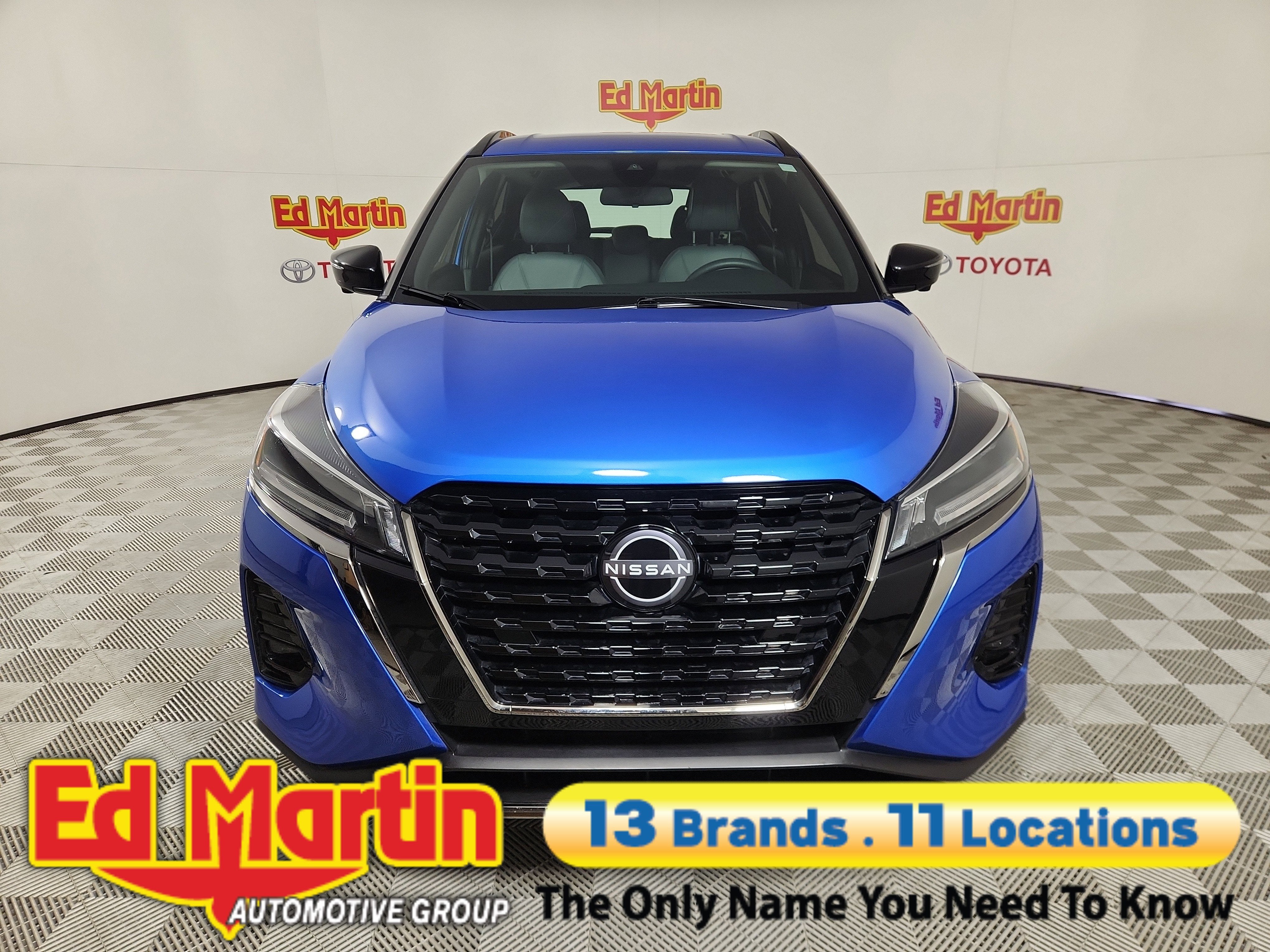 2023 Nissan Kicks SR