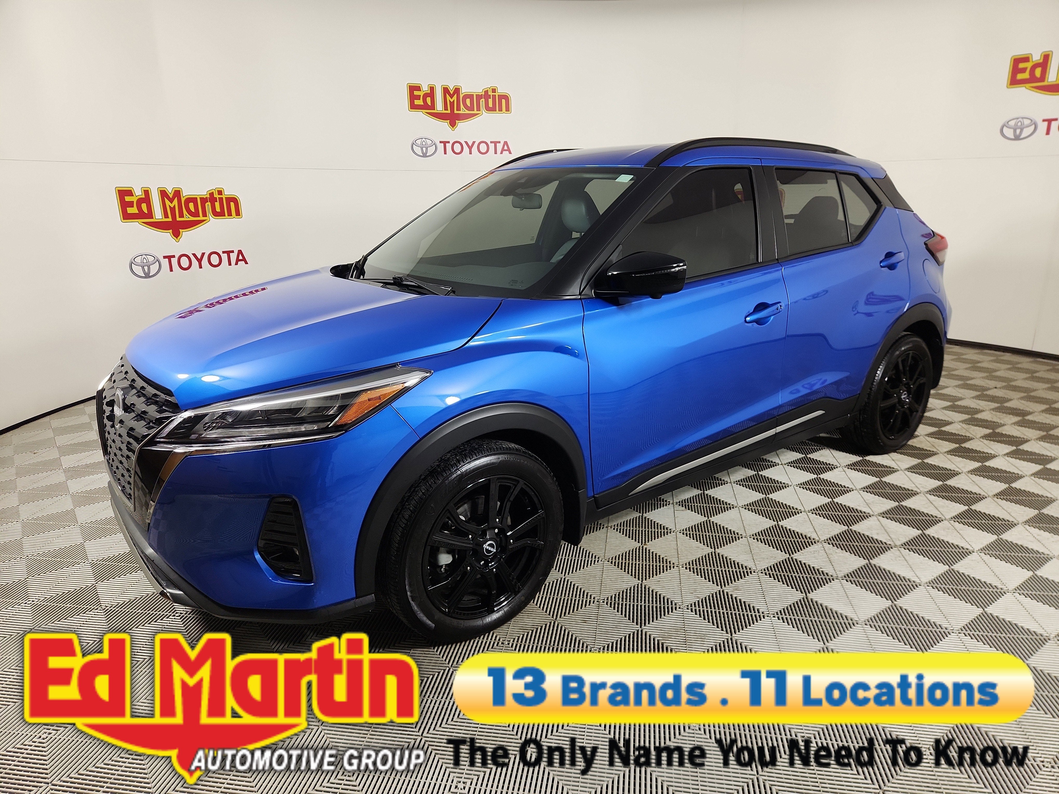 2023 Nissan Kicks SR