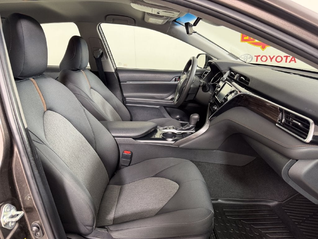 2018 Toyota Camry Hybrid LE