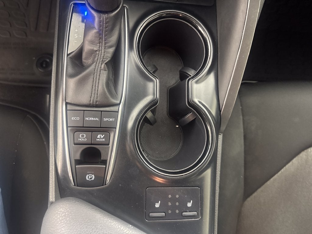 2019 Toyota Camry Hybrid LE