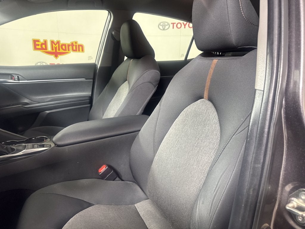 2019 Toyota Camry Hybrid LE