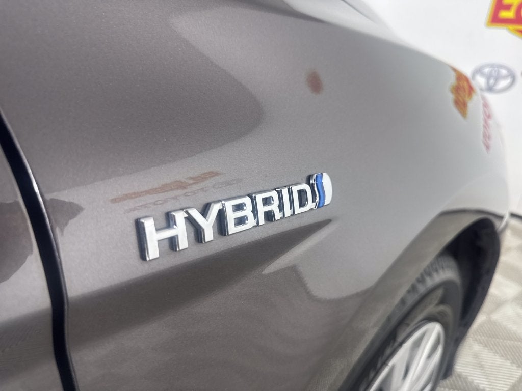 2019 Toyota Camry Hybrid LE
