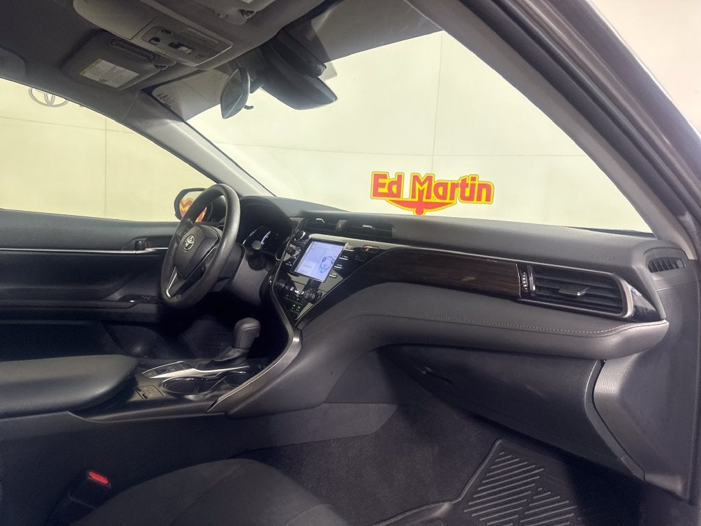 2019 Toyota Camry Hybrid LE