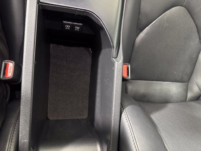 2020 Toyota Camry Hybrid XLE