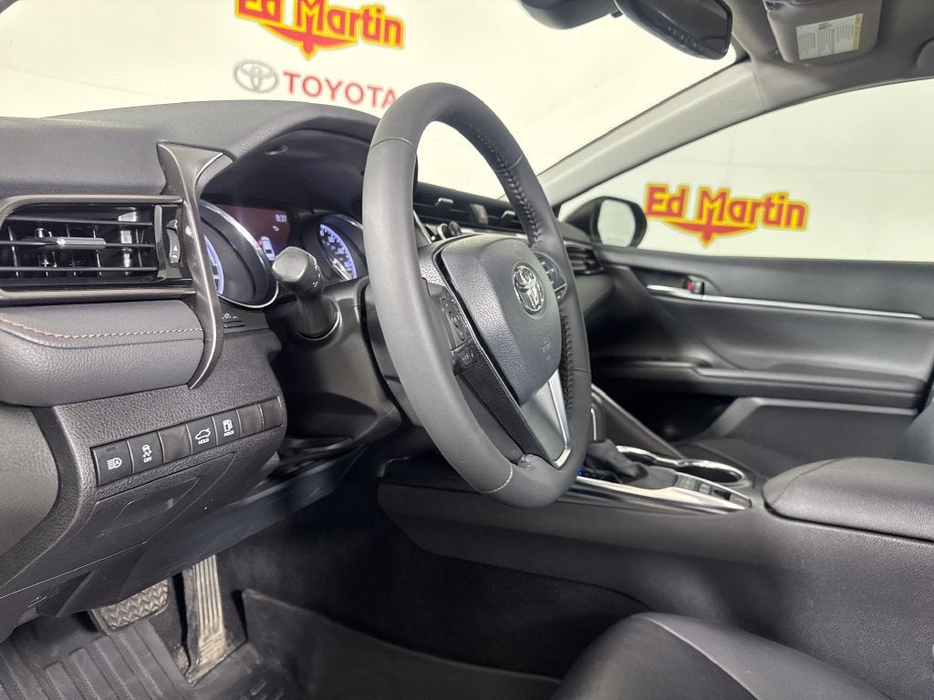 2020 Toyota Camry Hybrid XLE