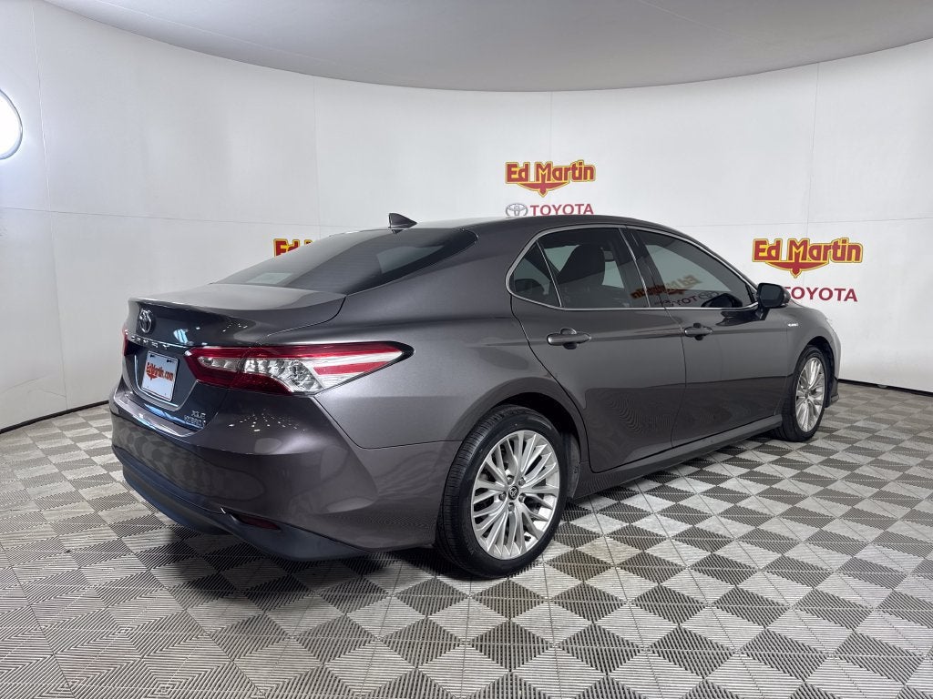 2020 Toyota Camry Hybrid XLE