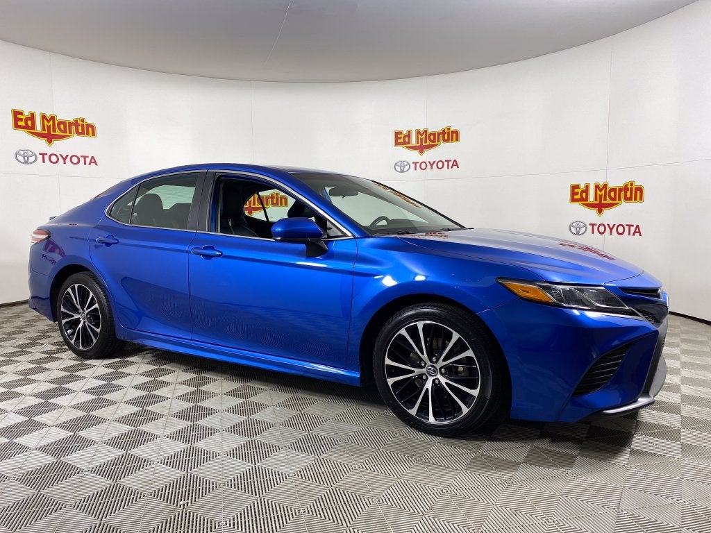 2020 Toyota Camry SE