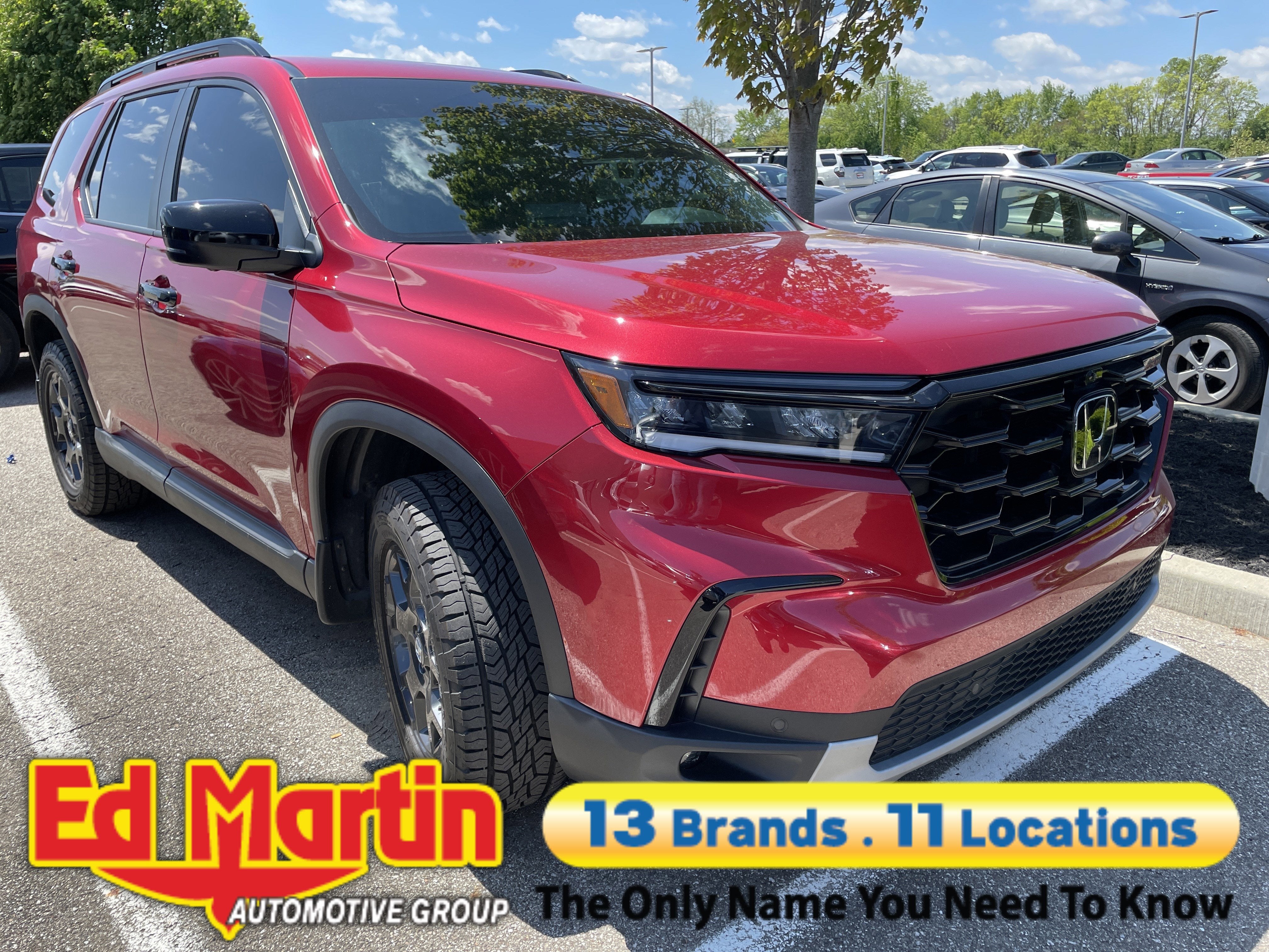 2025 Honda Pilot TrailSport AWD's photo