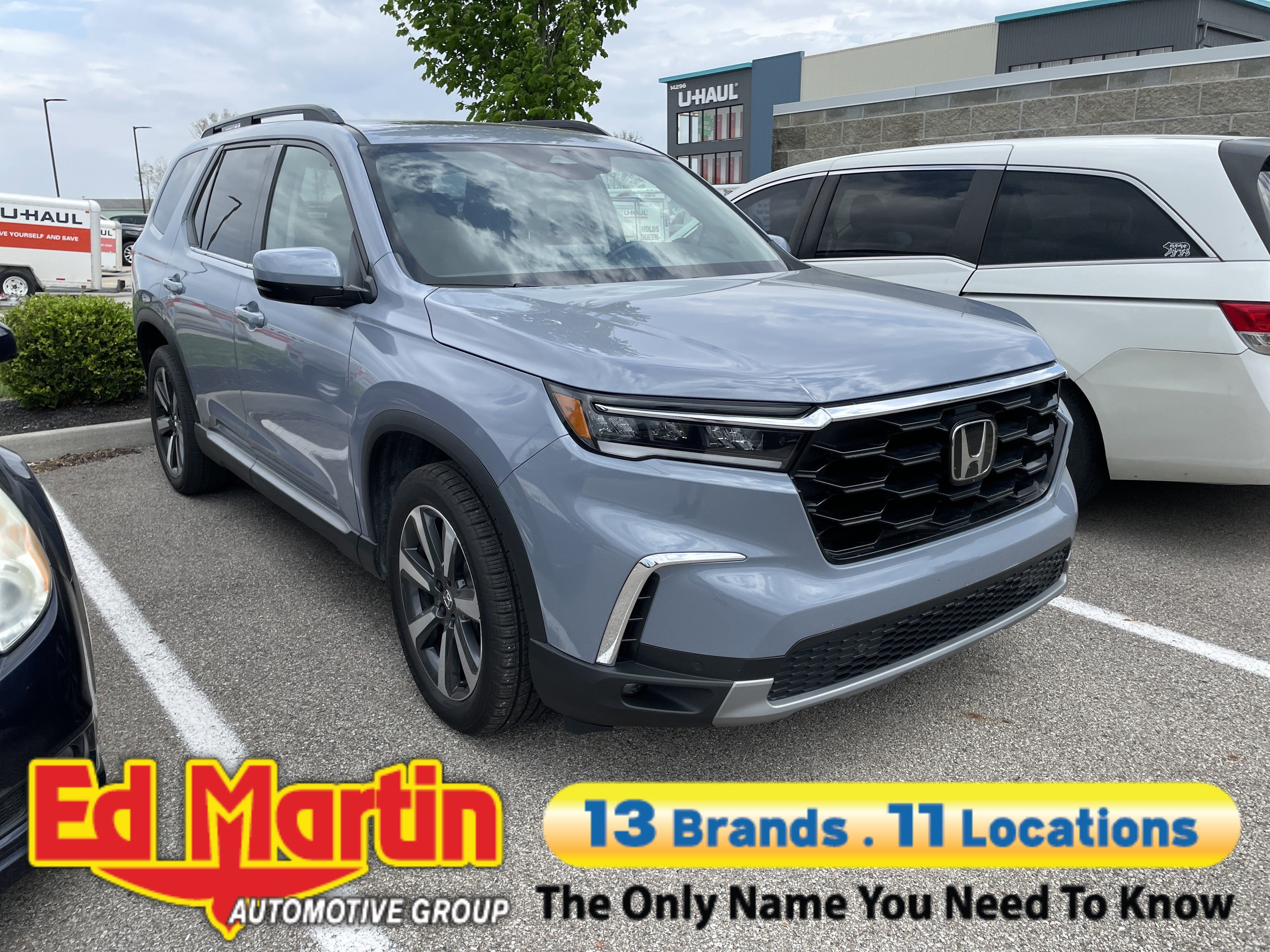 2023 Honda Pilot Touring AWD's photo