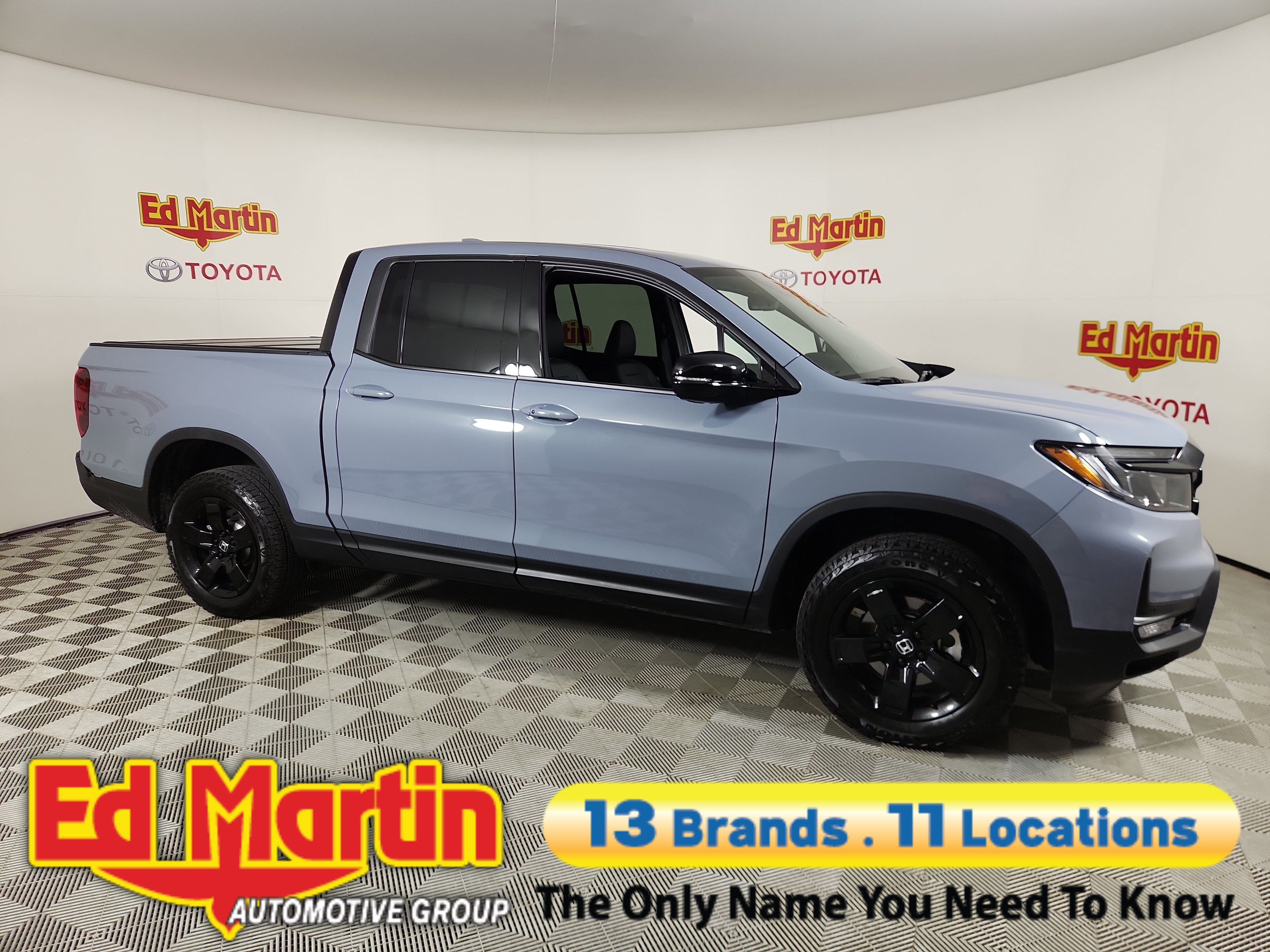 2025 Honda Ridgeline Black Edition's photo