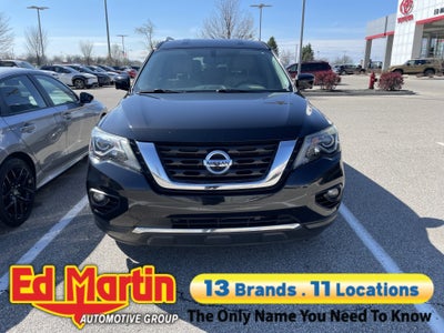 2017 Nissan Pathfinder SL