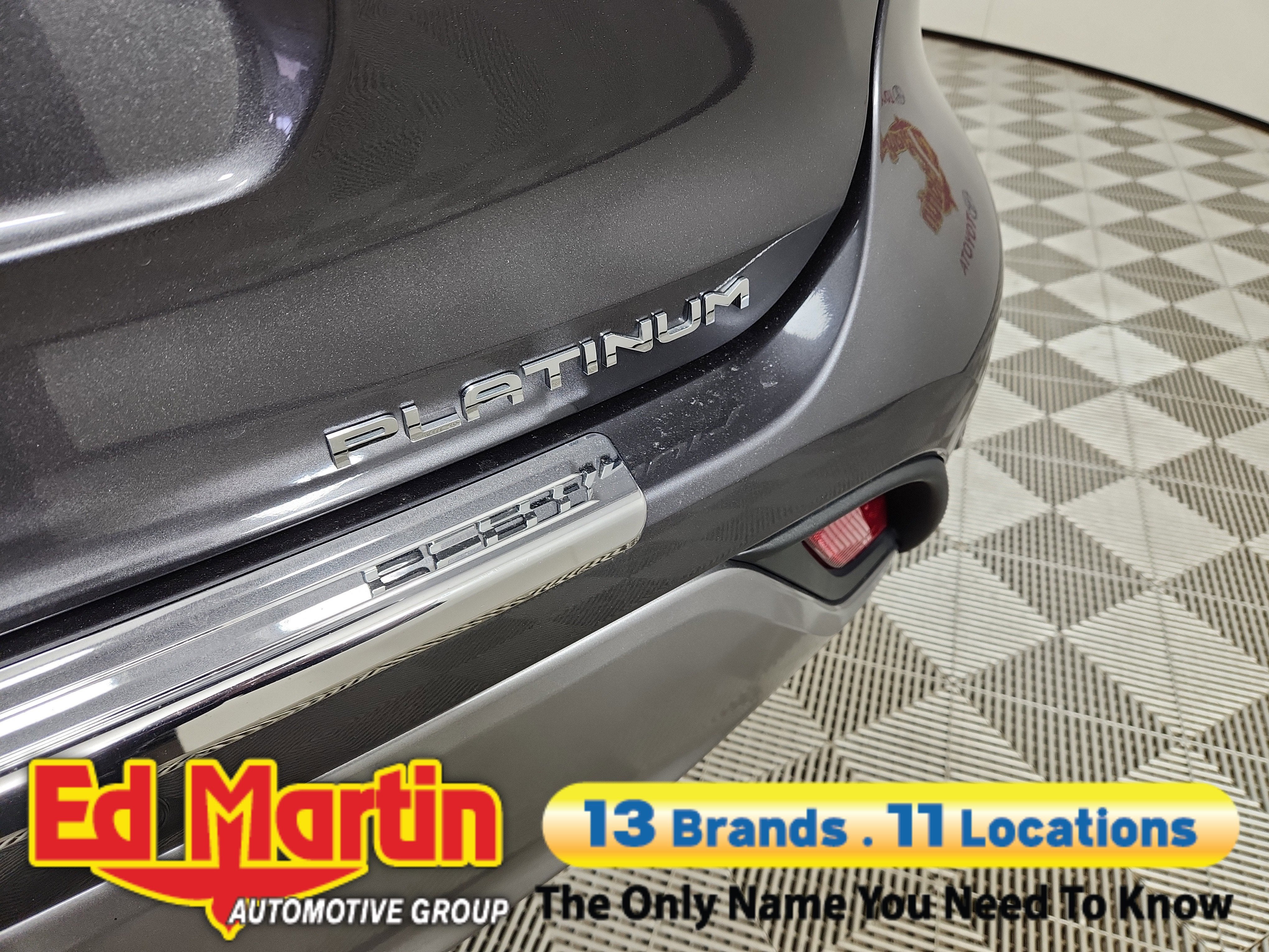 2025 Toyota Highlander Hybrid Platinum