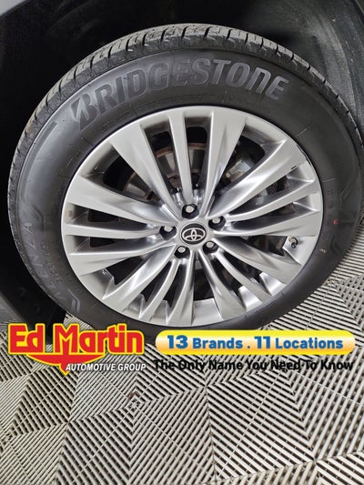 2025 Toyota Highlander Hybrid Platinum