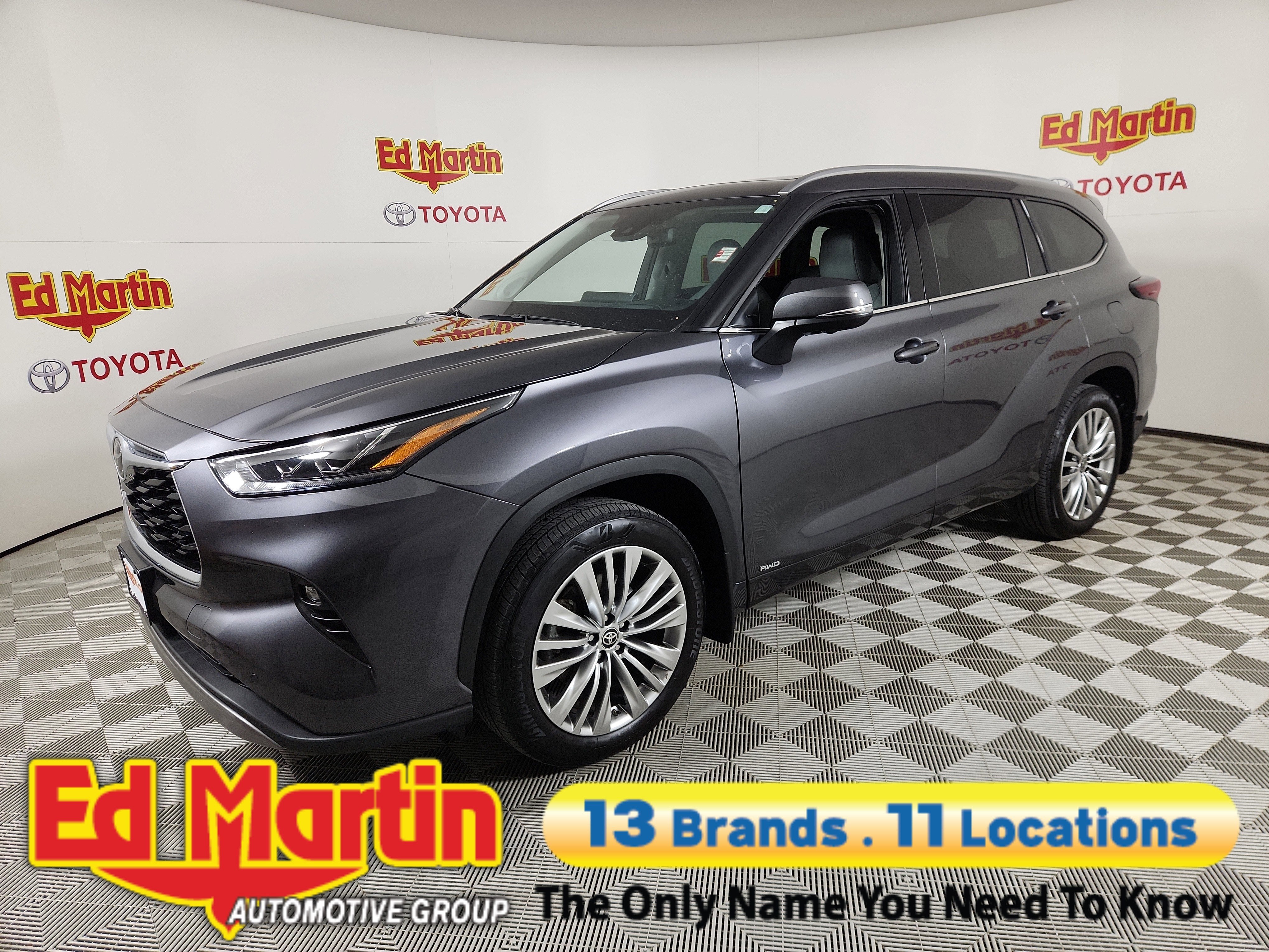 2025 Toyota Highlander Hybrid Platinum