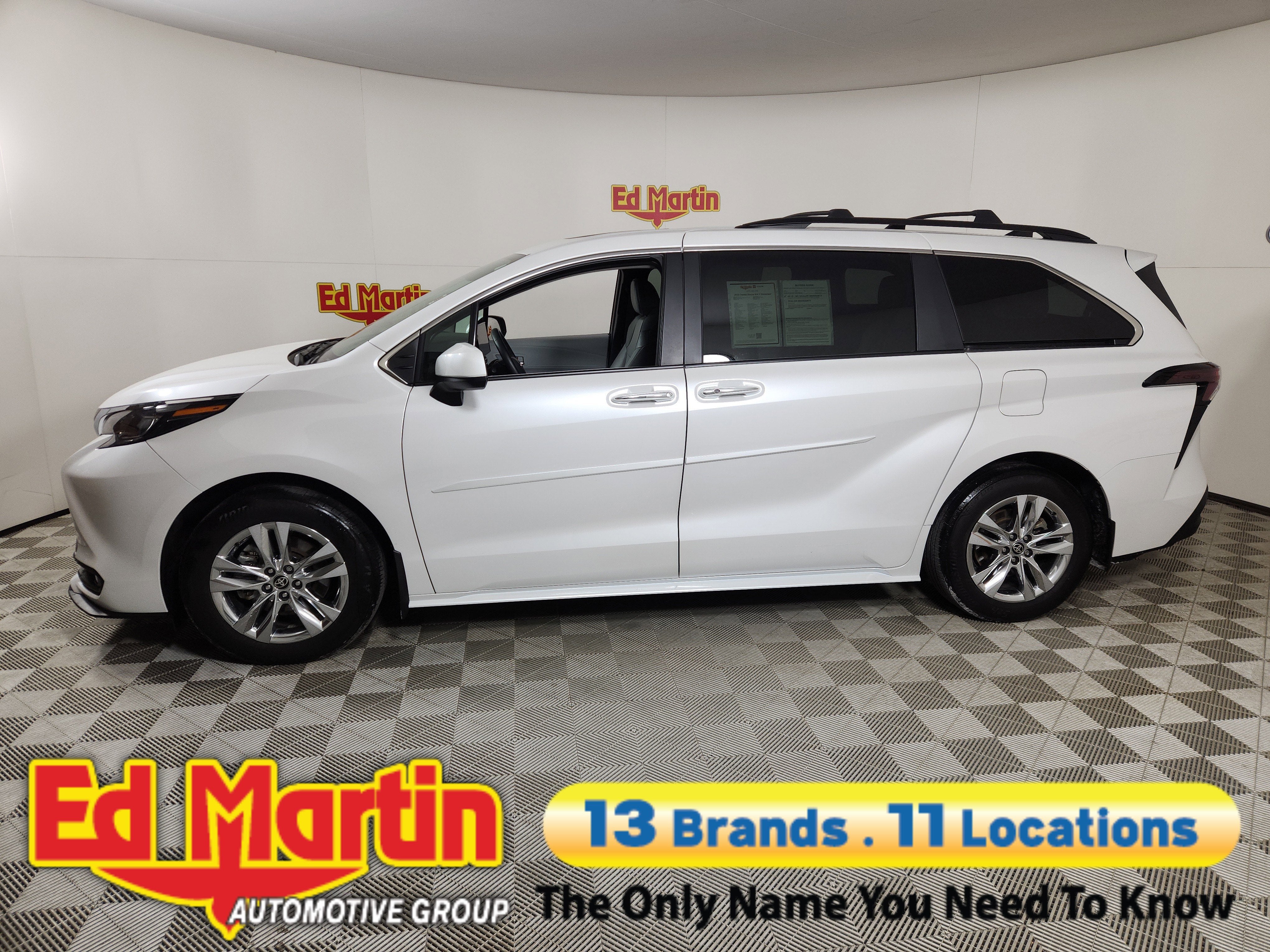 2025 Toyota Sienna XLE