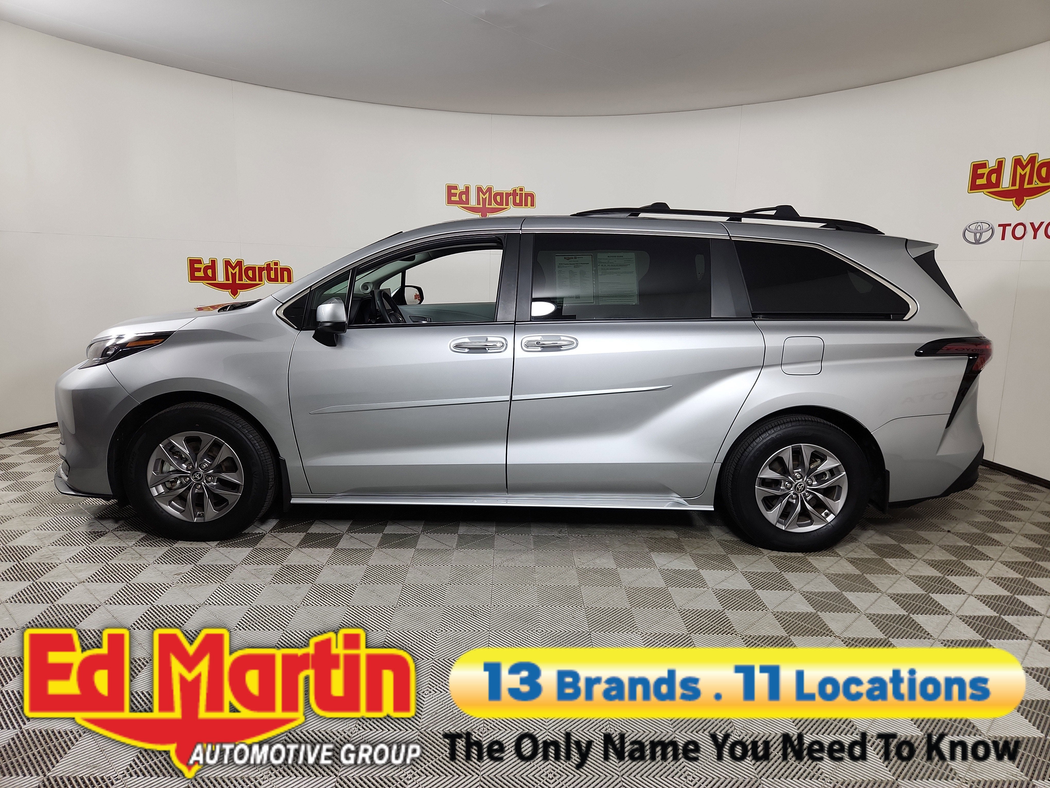 2025 Toyota Sienna XLE