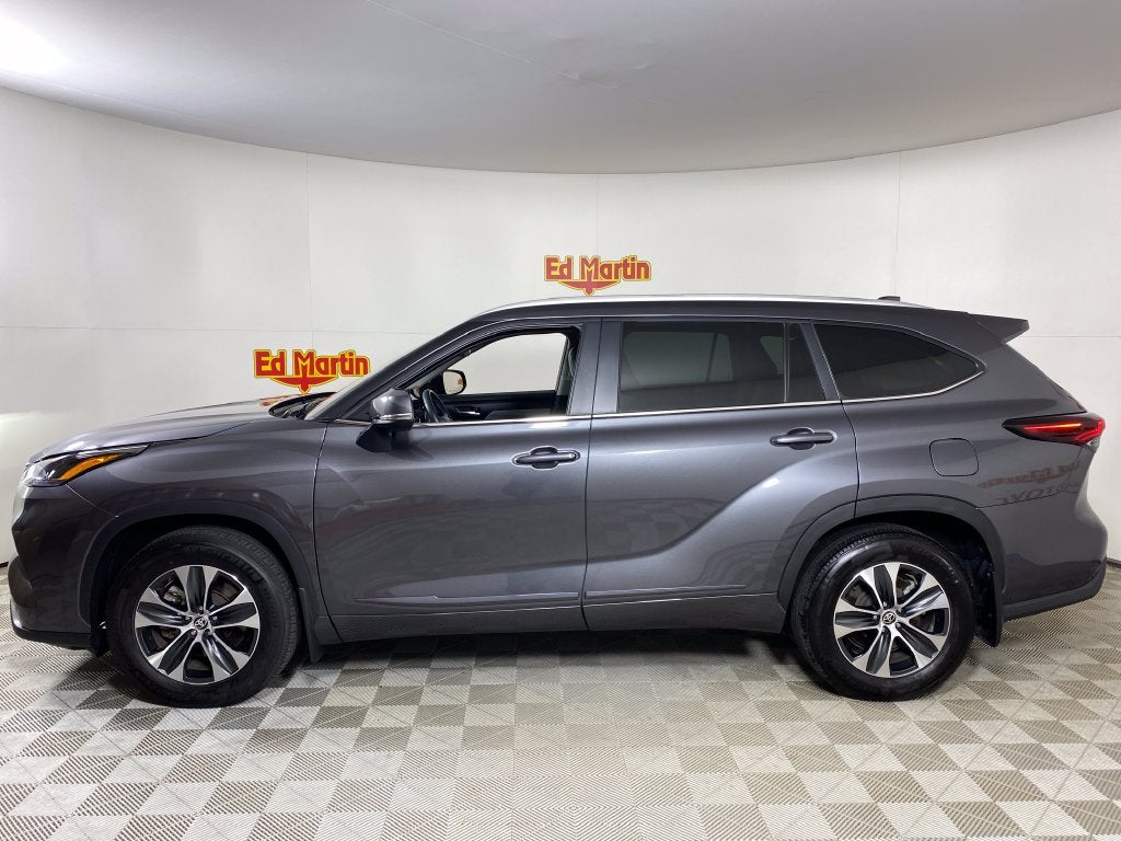 2025 Toyota Highlander XLE