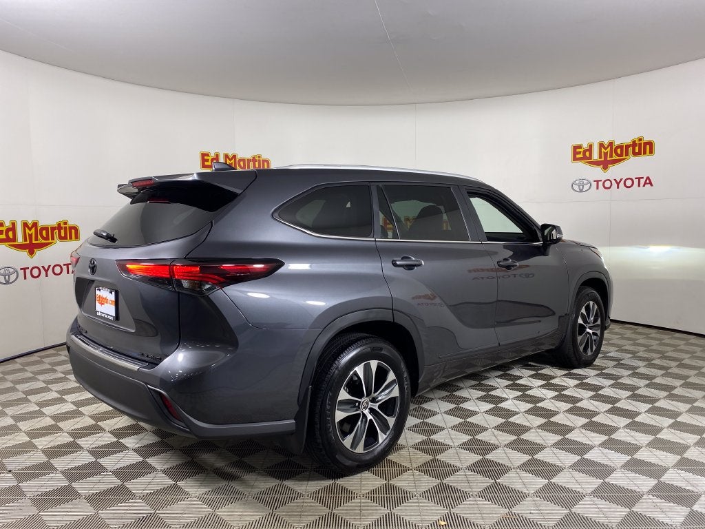 2025 Toyota Highlander XLE