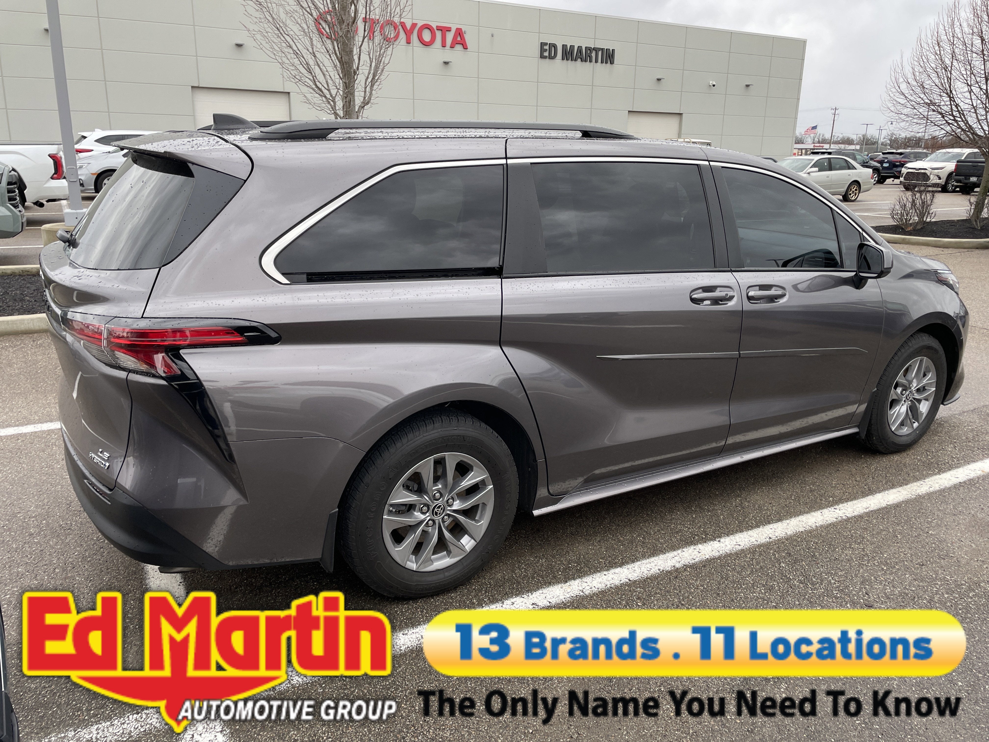 2022 Toyota Sienna LE