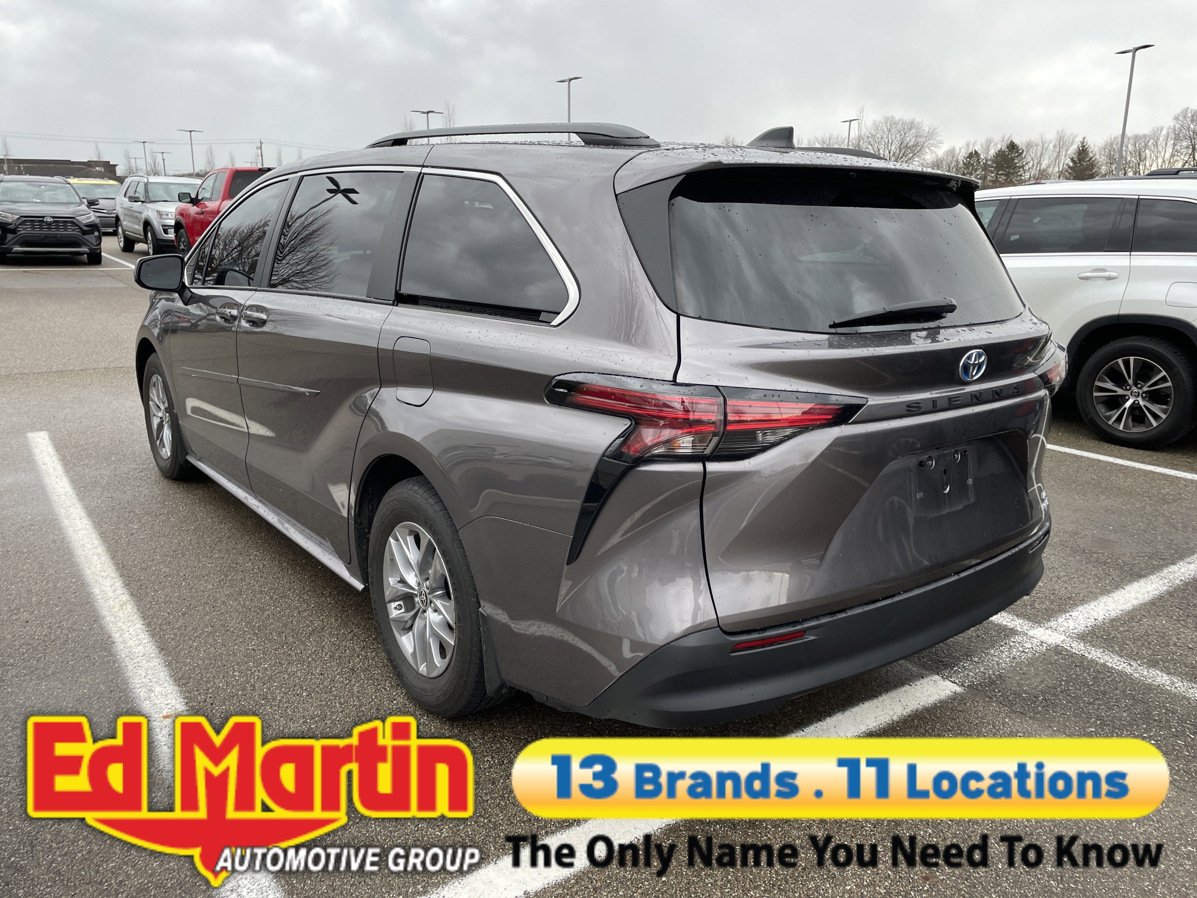 2022 Toyota Sienna LE