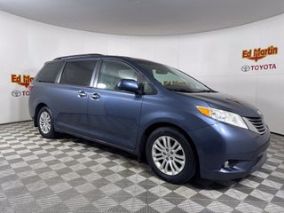2015 Toyota Sienna XLE 8 Passenger
