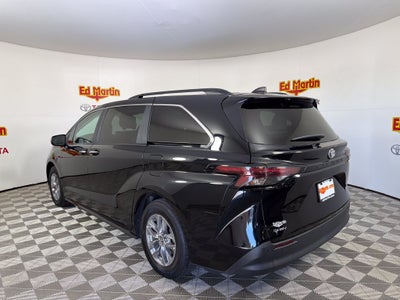2026 Toyota Sienna XLE 8 Passenger